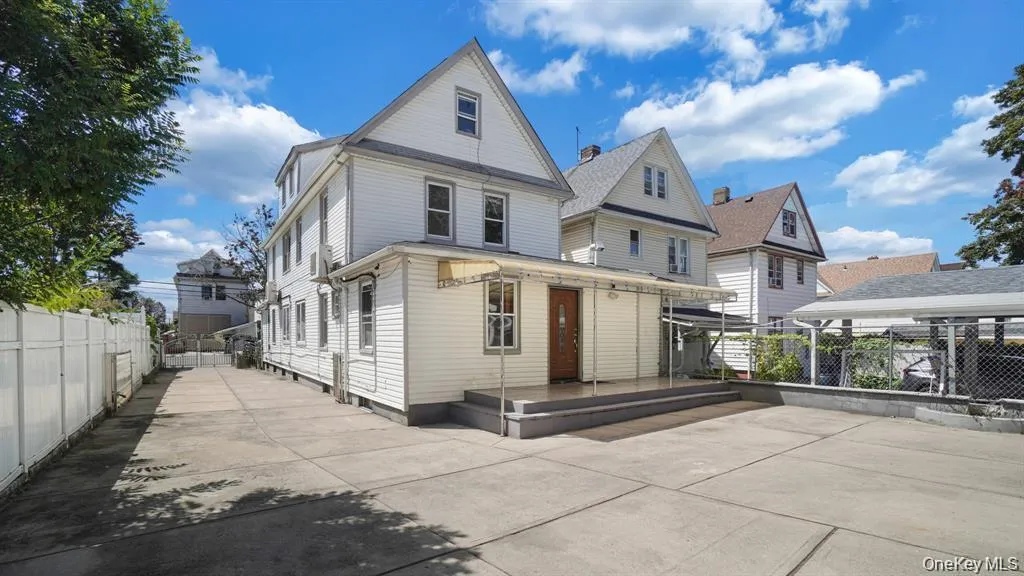 10743 Inwood Street, New York, NY, 3 Bedrooms Bedrooms, 6 Rooms Rooms,2 BathroomsBathrooms,Residential Lease,For Rent,Inwood,0,965821 10743 Inwood Street, New York, NY, 3 Bedrooms Bedrooms, 6 Rooms Rooms,2 BathroomsBathrooms,Residential Lease,For Rent,Inwood,0,965821