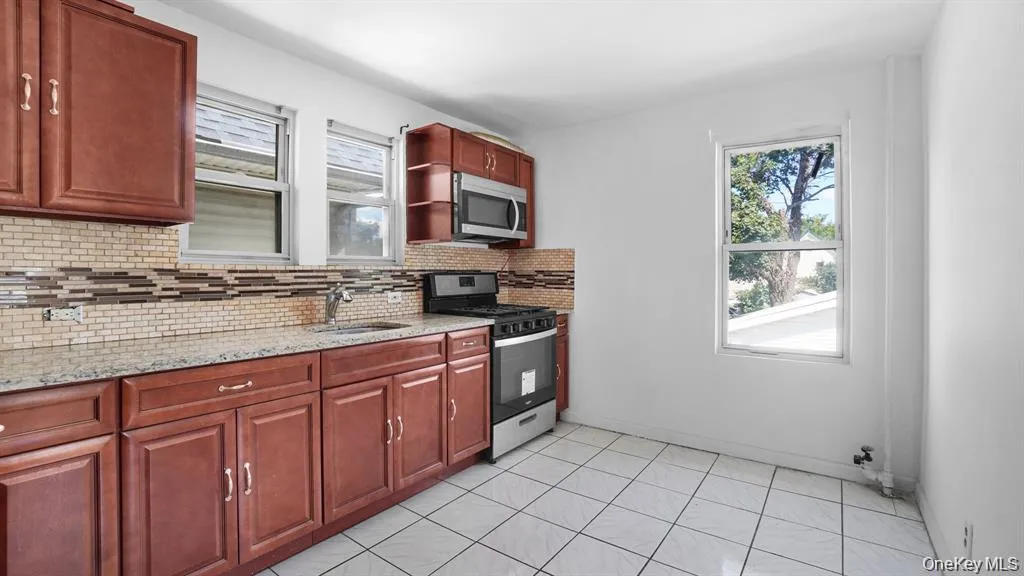 10743 Inwood Street, New York, NY, 3 Bedrooms Bedrooms, 6 Rooms Rooms,2 BathroomsBathrooms,Residential Lease,For Rent,Inwood,0,965821 10743 Inwood Street, New York, NY, 3 Bedrooms Bedrooms, 6 Rooms Rooms,2 BathroomsBathrooms,Residential Lease,For Rent,Inwood,0,965821