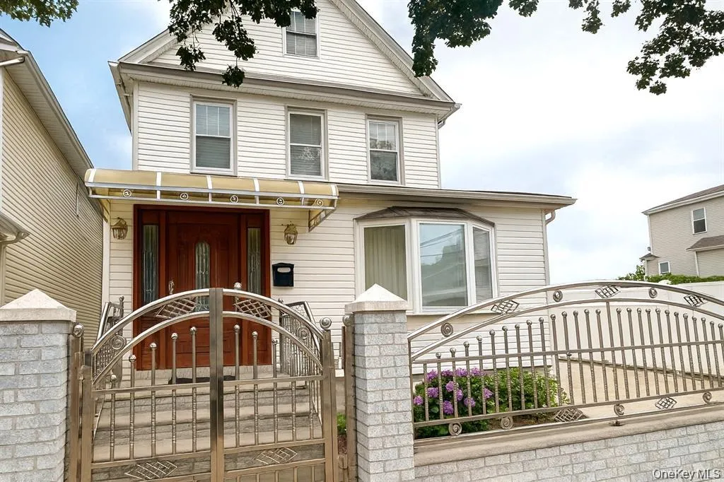 10743 Inwood Street, New York, NY, 3 Bedrooms Bedrooms, 6 Rooms Rooms,2 BathroomsBathrooms,Residential Lease,For Rent,Inwood,0,965821 10743 Inwood Street, New York, NY, 3 Bedrooms Bedrooms, 6 Rooms Rooms,2 BathroomsBathrooms,Residential Lease,For Rent,Inwood,0,965821