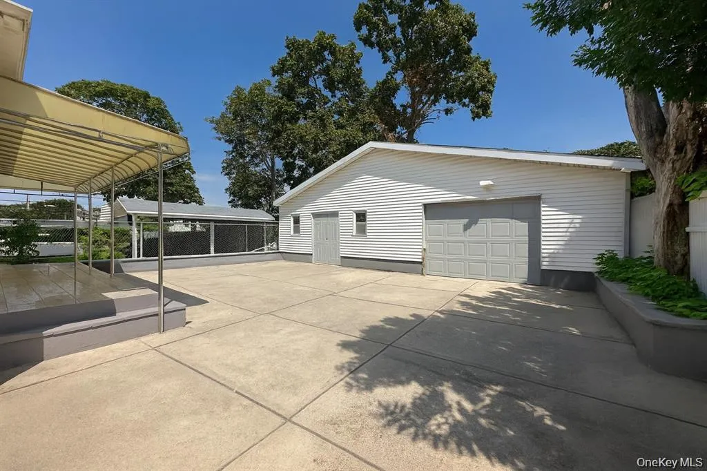 10743 Inwood Street, New York, NY, 3 Bedrooms Bedrooms, 6 Rooms Rooms,2 BathroomsBathrooms,Residential Lease,For Rent,Inwood,0,965821 10743 Inwood Street, New York, NY, 3 Bedrooms Bedrooms, 6 Rooms Rooms,2 BathroomsBathrooms,Residential Lease,For Rent,Inwood,0,965821