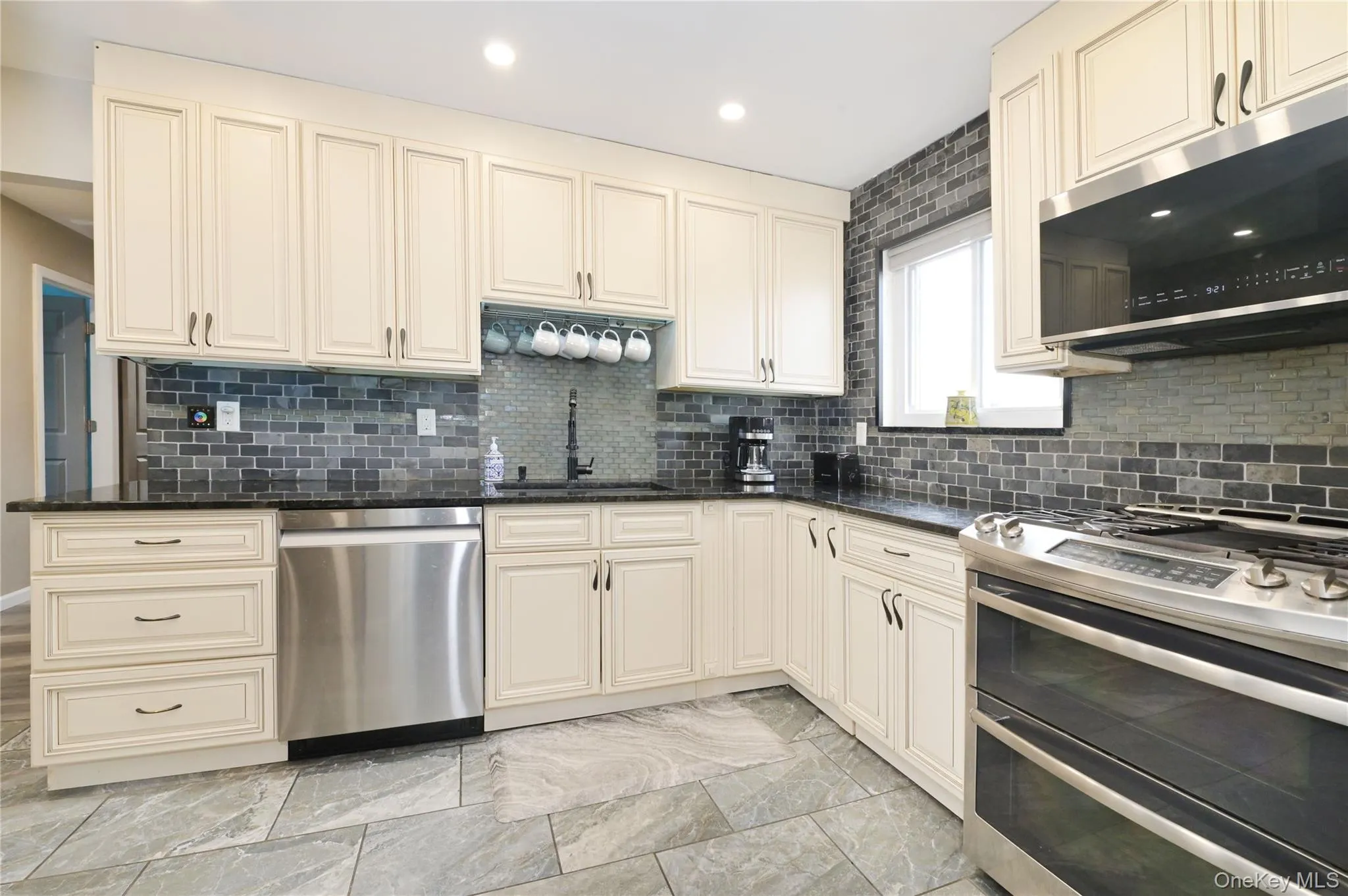 3485 Riverside Drive, Hempstead, NY, 3 Bedrooms Bedrooms, 8 Rooms Rooms,2 BathroomsBathrooms,Residential Lease,For Rent,Riverside,0,965827 3485 Riverside Drive, Hempstead, NY, 3 Bedrooms Bedrooms, 8 Rooms Rooms,2 BathroomsBathrooms,Residential Lease,For Rent,Riverside,0,965827