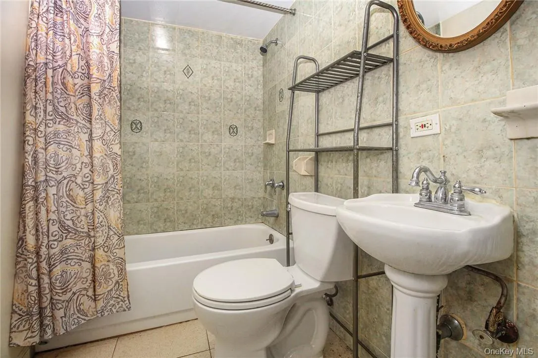 237 Coligni Avenue, New Rochelle, NY, 5 Bedrooms Bedrooms, 11 Rooms Rooms,3 BathroomsBathrooms,Residential,For Rent,Coligni,0,965870 237 Coligni Avenue, New Rochelle, NY, 5 Bedrooms Bedrooms, 11 Rooms Rooms,3 BathroomsBathrooms,Residential,For Rent,Coligni,0,965870