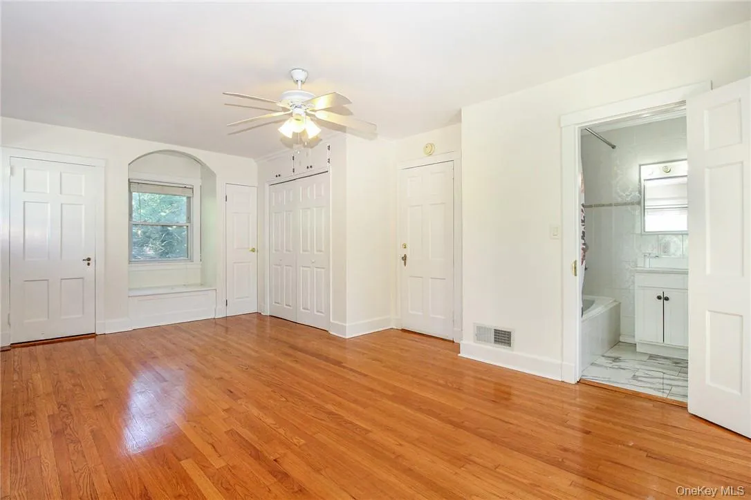237 Coligni Avenue, New Rochelle, NY, 5 Bedrooms Bedrooms, 11 Rooms Rooms,3 BathroomsBathrooms,Residential,For Rent,Coligni,0,965870 237 Coligni Avenue, New Rochelle, NY, 5 Bedrooms Bedrooms, 11 Rooms Rooms,3 BathroomsBathrooms,Residential,For Rent,Coligni,0,965870