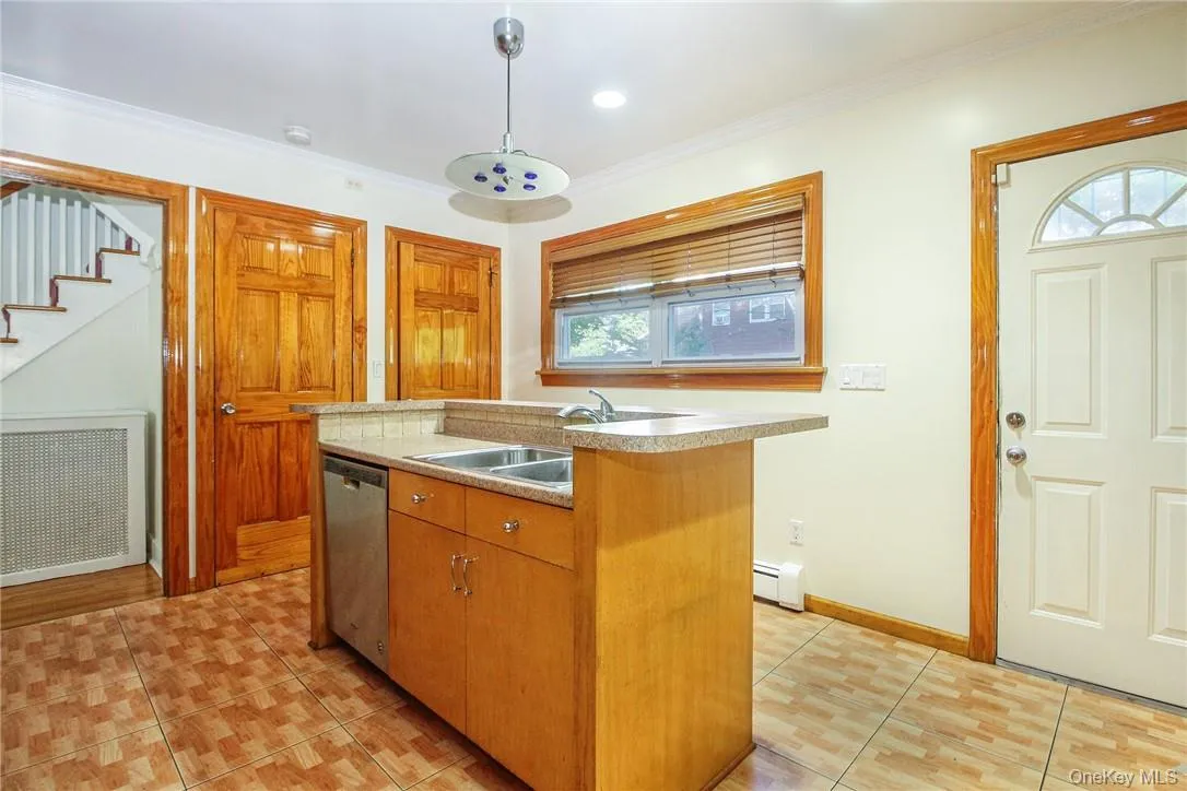 237 Coligni Avenue, New Rochelle, NY, 5 Bedrooms Bedrooms, 11 Rooms Rooms,3 BathroomsBathrooms,Residential,For Rent,Coligni,0,965870 237 Coligni Avenue, New Rochelle, NY, 5 Bedrooms Bedrooms, 11 Rooms Rooms,3 BathroomsBathrooms,Residential,For Rent,Coligni,0,965870