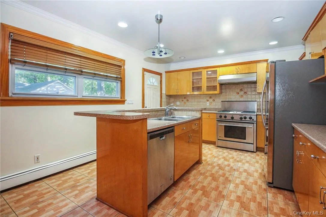 237 Coligni Avenue, New Rochelle, NY, 5 Bedrooms Bedrooms, 11 Rooms Rooms,3 BathroomsBathrooms,Residential,For Rent,Coligni,0,965870 237 Coligni Avenue, New Rochelle, NY, 5 Bedrooms Bedrooms, 11 Rooms Rooms,3 BathroomsBathrooms,Residential,For Rent,Coligni,0,965870