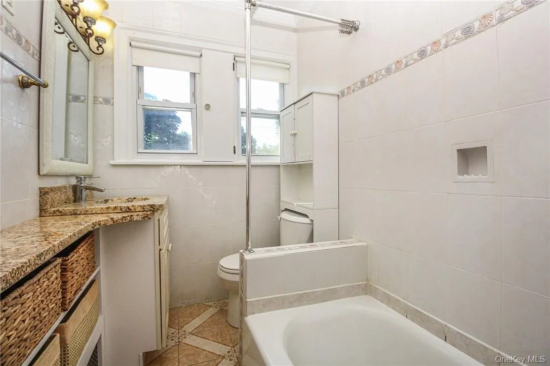 237 Coligni Avenue, New Rochelle, NY, 5 Bedrooms Bedrooms, 11 Rooms Rooms,3 BathroomsBathrooms,Residential,For Rent,Coligni,0,965870 237 Coligni Avenue, New Rochelle, NY, 5 Bedrooms Bedrooms, 11 Rooms Rooms,3 BathroomsBathrooms,Residential,For Rent,Coligni,0,965870