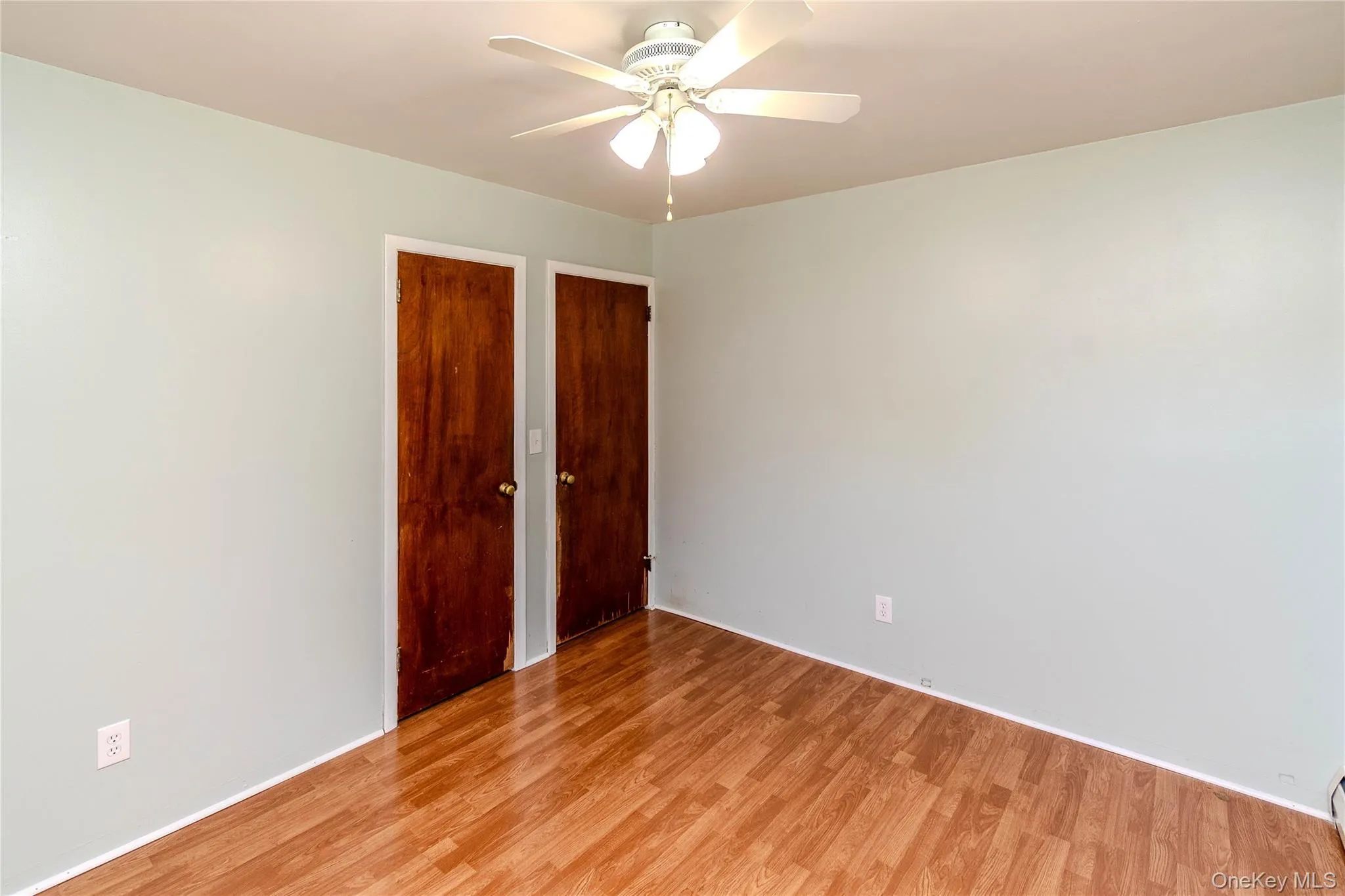 End bedroom End bedroom