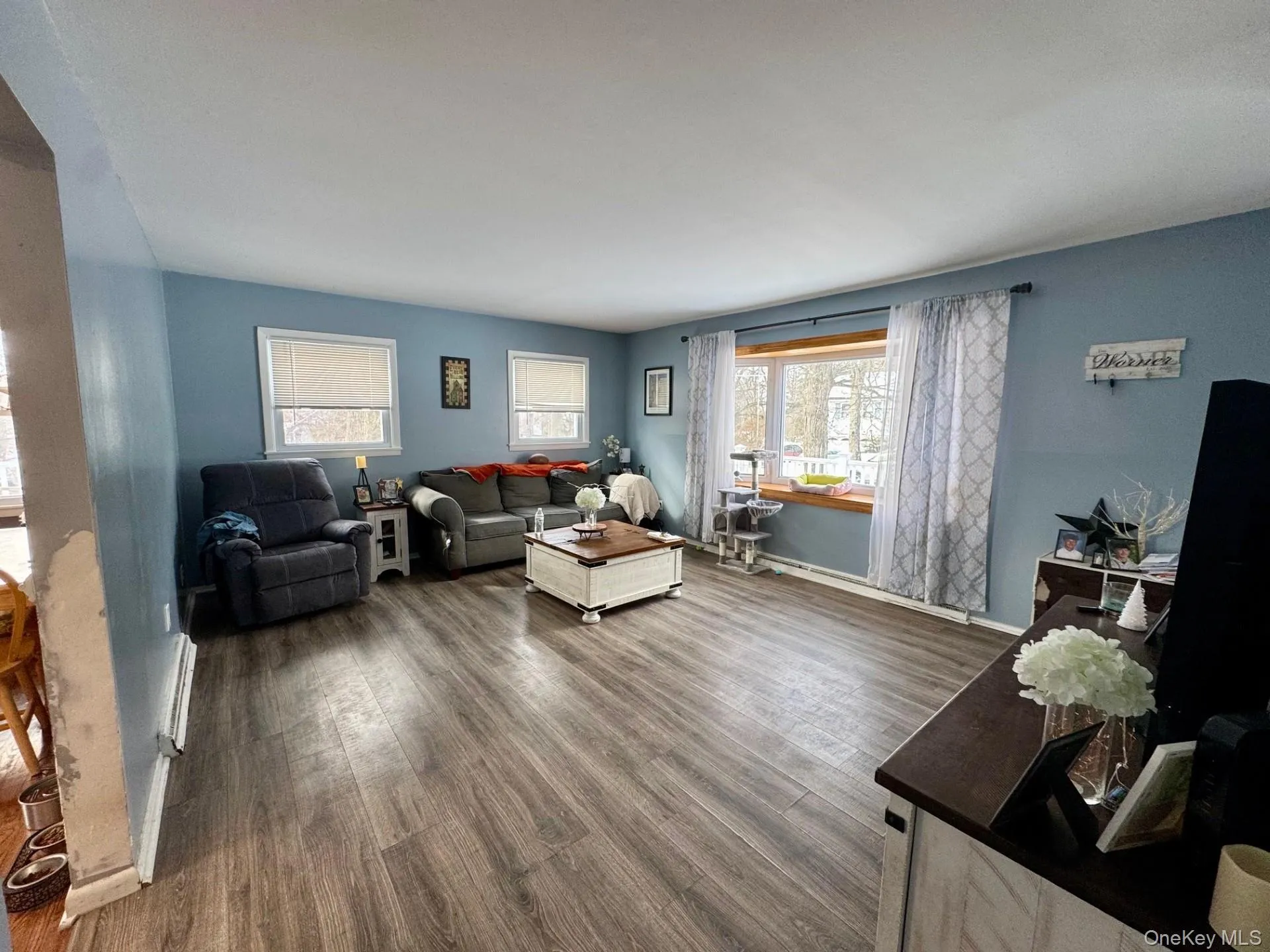 10 Maplewood Road, Woodbury, NY, 4 Bedrooms Bedrooms, 7 Rooms Rooms,2 BathroomsBathrooms,Residential,For Rent,Maplewood,0,965888 10 Maplewood Road, Woodbury, NY, 4 Bedrooms Bedrooms, 7 Rooms Rooms,2 BathroomsBathrooms,Residential,For Rent,Maplewood,0,965888