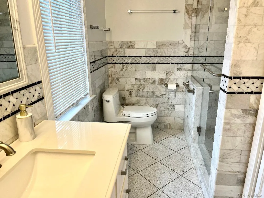 Upstairs bathroom with shower Upstairs bathroom with shower