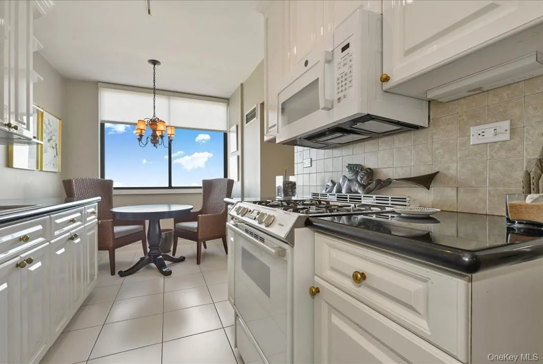 26910 Grand Central Parkway, New York, NY, 2 Bedrooms Bedrooms, 5 Rooms Rooms,2 BathroomsBathrooms,Residential,For Rent,Grand Central,0,965926 26910 Grand Central Parkway, New York, NY, 2 Bedrooms Bedrooms, 5 Rooms Rooms,2 BathroomsBathrooms,Residential,For Rent,Grand Central,0,965926