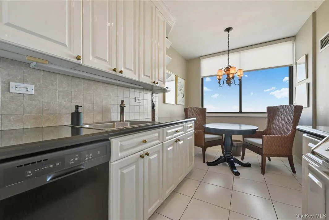 26910 Grand Central Parkway, New York, NY, 2 Bedrooms Bedrooms, 5 Rooms Rooms,2 BathroomsBathrooms,Residential,For Rent,Grand Central,0,965926 26910 Grand Central Parkway, New York, NY, 2 Bedrooms Bedrooms, 5 Rooms Rooms,2 BathroomsBathrooms,Residential,For Rent,Grand Central,0,965926