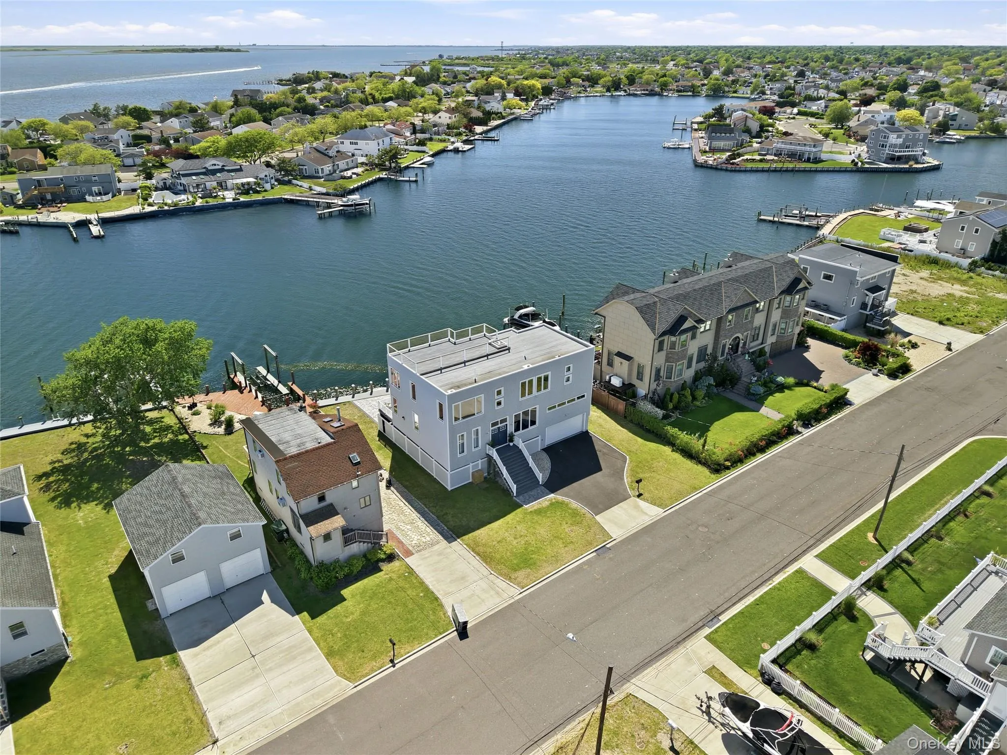 298 Lido Promenade, Babylon, NY, 5 Bedrooms Bedrooms, 10 Rooms Rooms,3 BathroomsBathrooms,Residential,For Rent,Lido Promenade,0,965982 298 Lido Promenade, Babylon, NY, 5 Bedrooms Bedrooms, 10 Rooms Rooms,3 BathroomsBathrooms,Residential,For Rent,Lido Promenade,0,965982