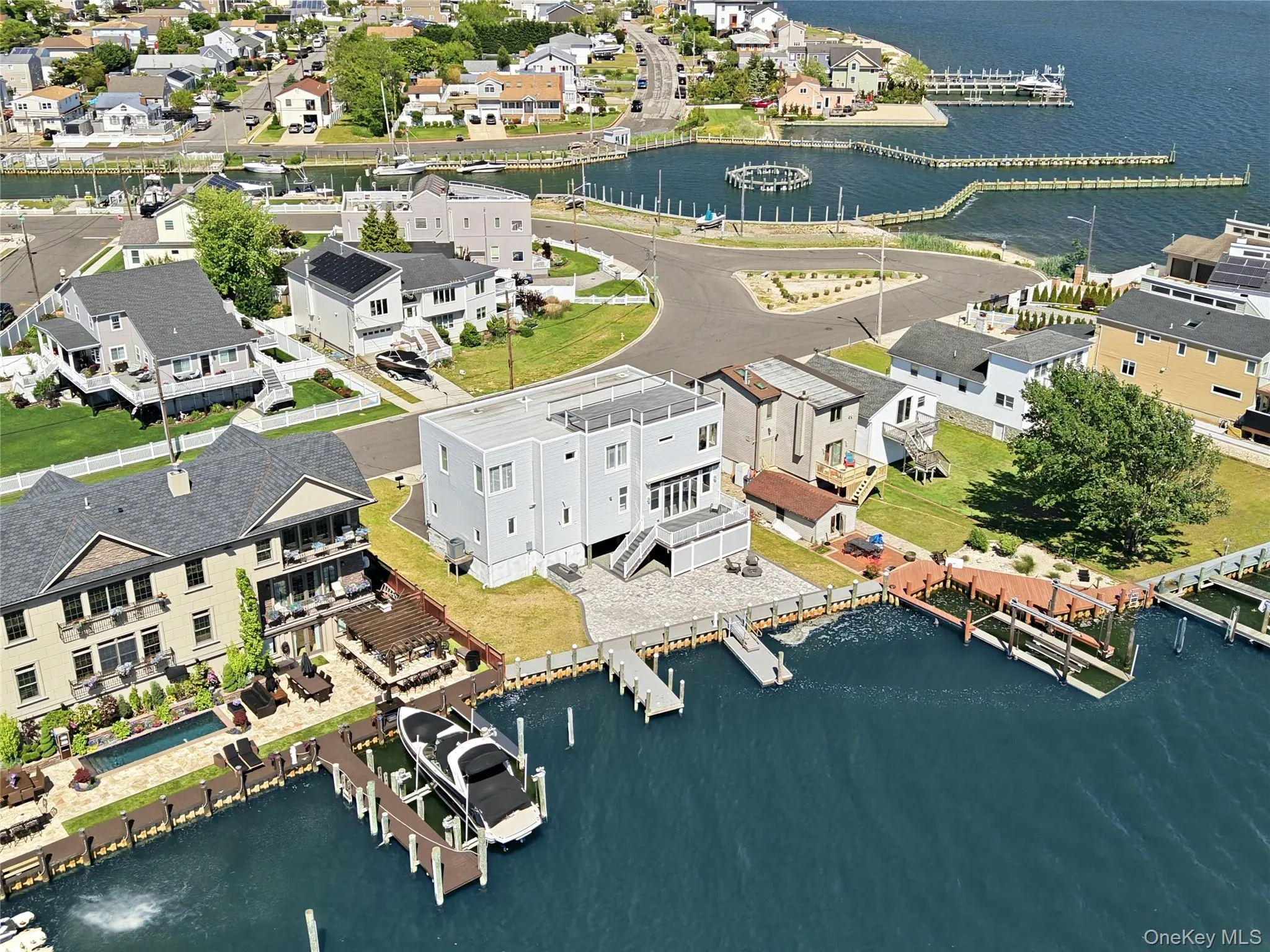 298 Lido Promenade, Babylon, NY, 5 Bedrooms Bedrooms, 10 Rooms Rooms,3 BathroomsBathrooms,Residential,For Rent,Lido Promenade,0,965982 298 Lido Promenade, Babylon, NY, 5 Bedrooms Bedrooms, 10 Rooms Rooms,3 BathroomsBathrooms,Residential,For Rent,Lido Promenade,0,965982