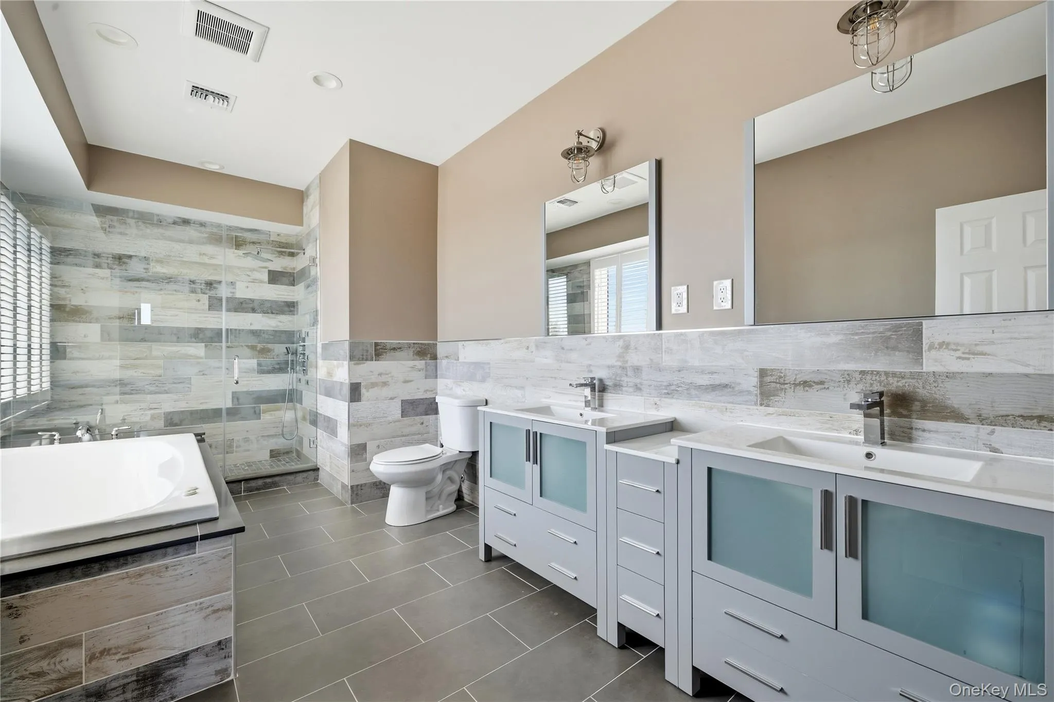 298 Lido Promenade, Babylon, NY, 5 Bedrooms Bedrooms, 10 Rooms Rooms,3 BathroomsBathrooms,Residential,For Rent,Lido Promenade,0,965982 298 Lido Promenade, Babylon, NY, 5 Bedrooms Bedrooms, 10 Rooms Rooms,3 BathroomsBathrooms,Residential,For Rent,Lido Promenade,0,965982