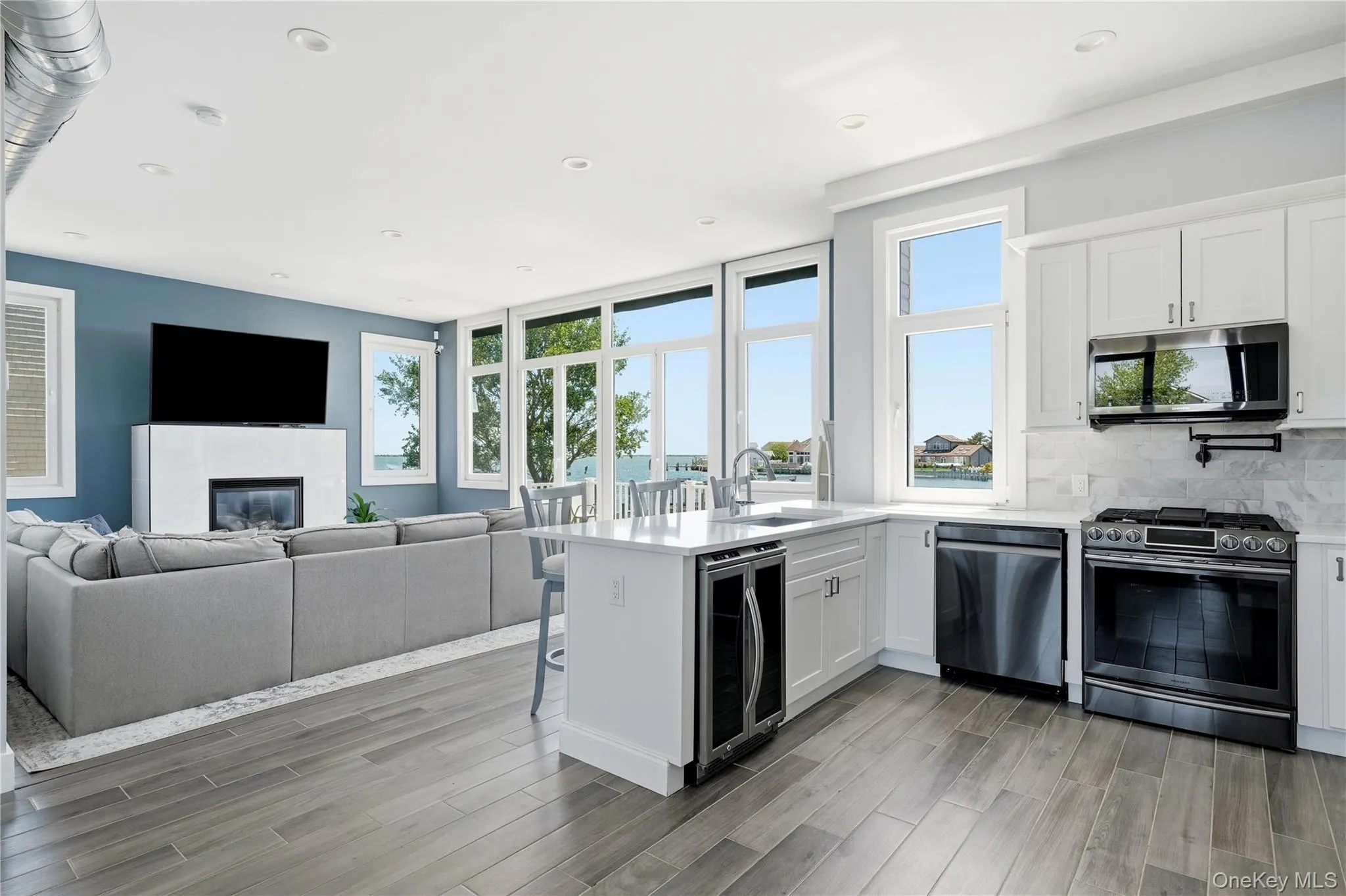 298 Lido Promenade, Babylon, NY, 5 Bedrooms Bedrooms, 10 Rooms Rooms,3 BathroomsBathrooms,Residential,For Rent,Lido Promenade,0,965982 298 Lido Promenade, Babylon, NY, 5 Bedrooms Bedrooms, 10 Rooms Rooms,3 BathroomsBathrooms,Residential,For Rent,Lido Promenade,0,965982