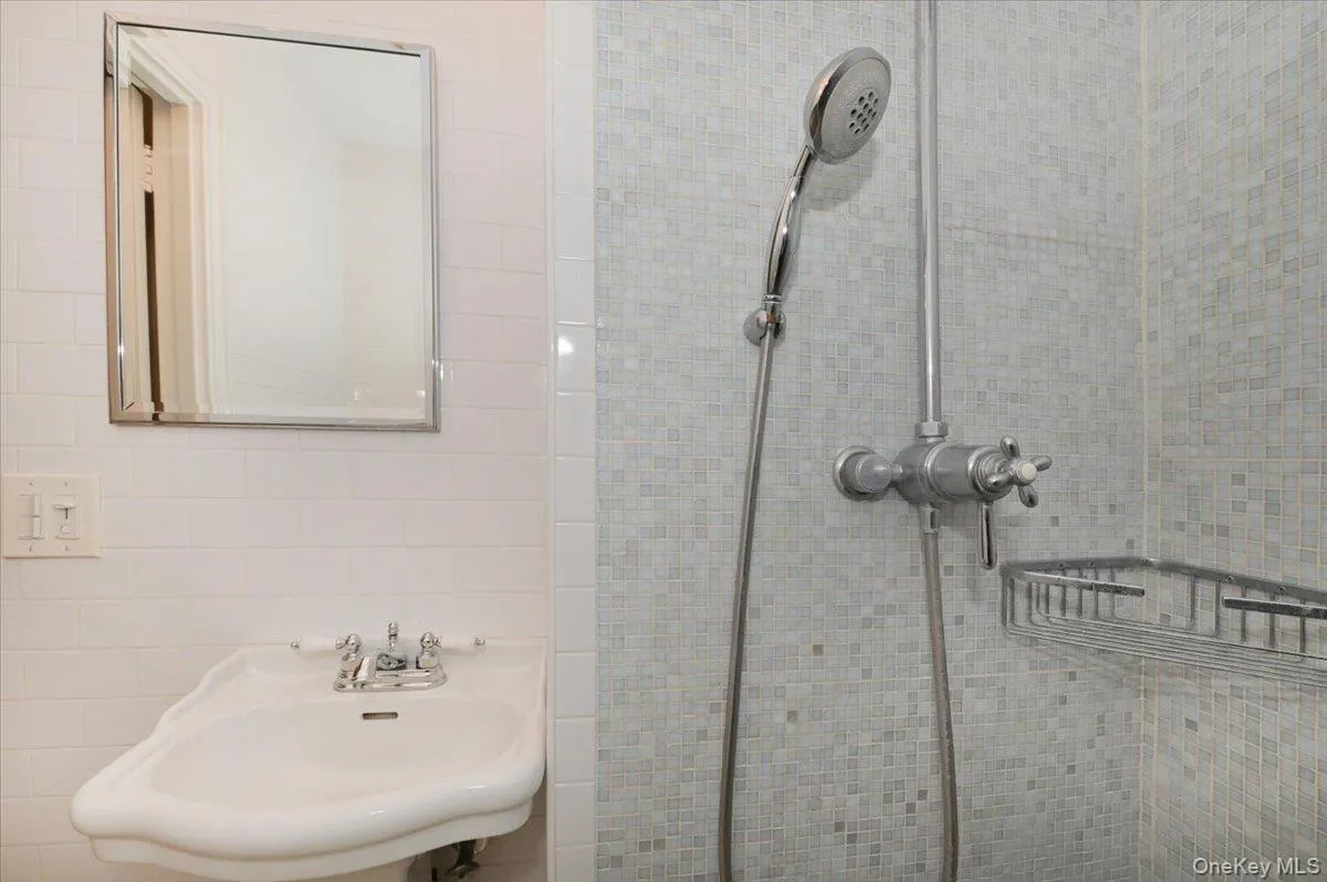 2nd Renovated Full Bath 2nd Renovated Full Bath