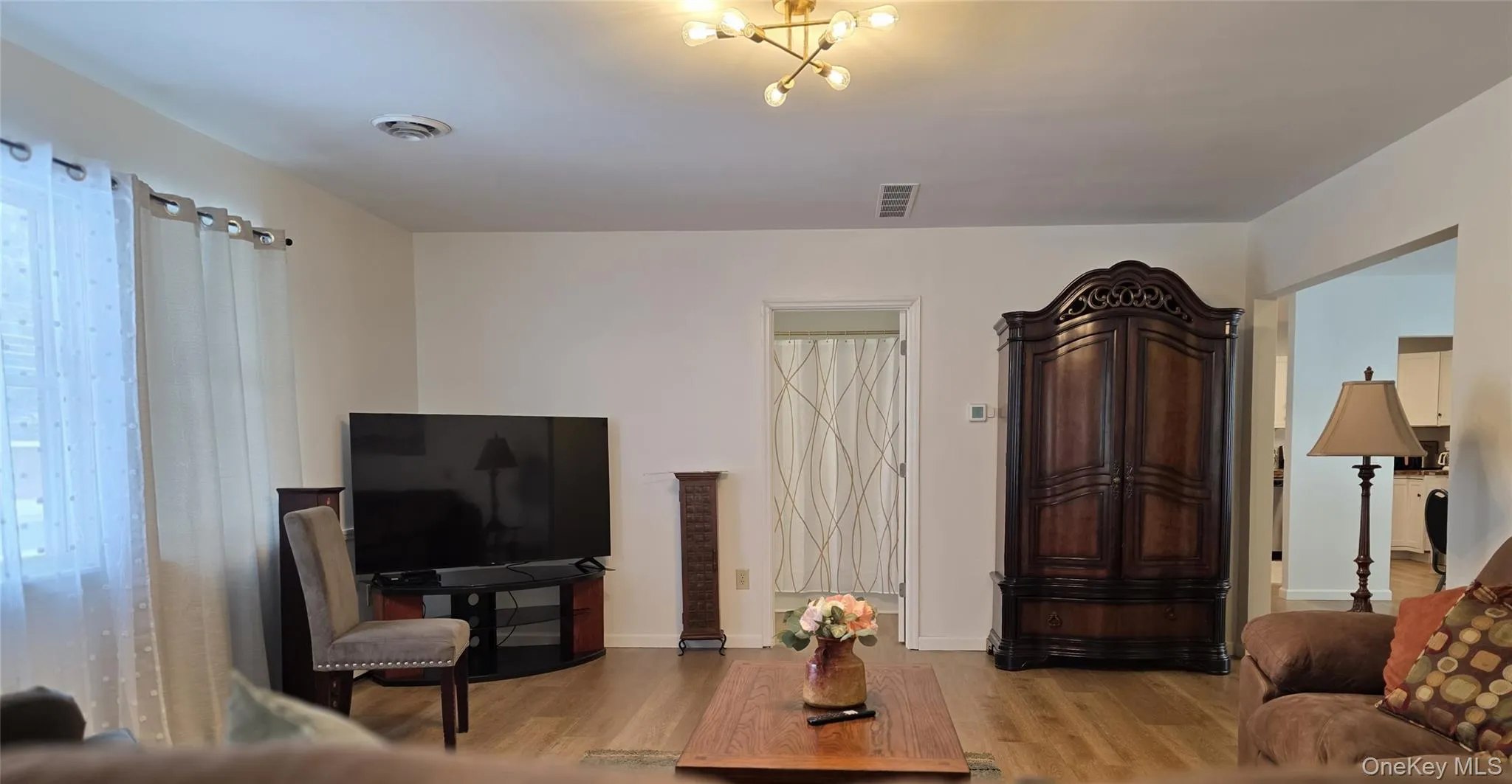 90 West Market, Red Hook, NY, 3 Bedrooms Bedrooms, 6 Rooms Rooms,2 BathroomsBathrooms,Residential Lease,For Rent,West Market,0,966020 90 West Market, Red Hook, NY, 3 Bedrooms Bedrooms, 6 Rooms Rooms,2 BathroomsBathrooms,Residential Lease,For Rent,West Market,0,966020