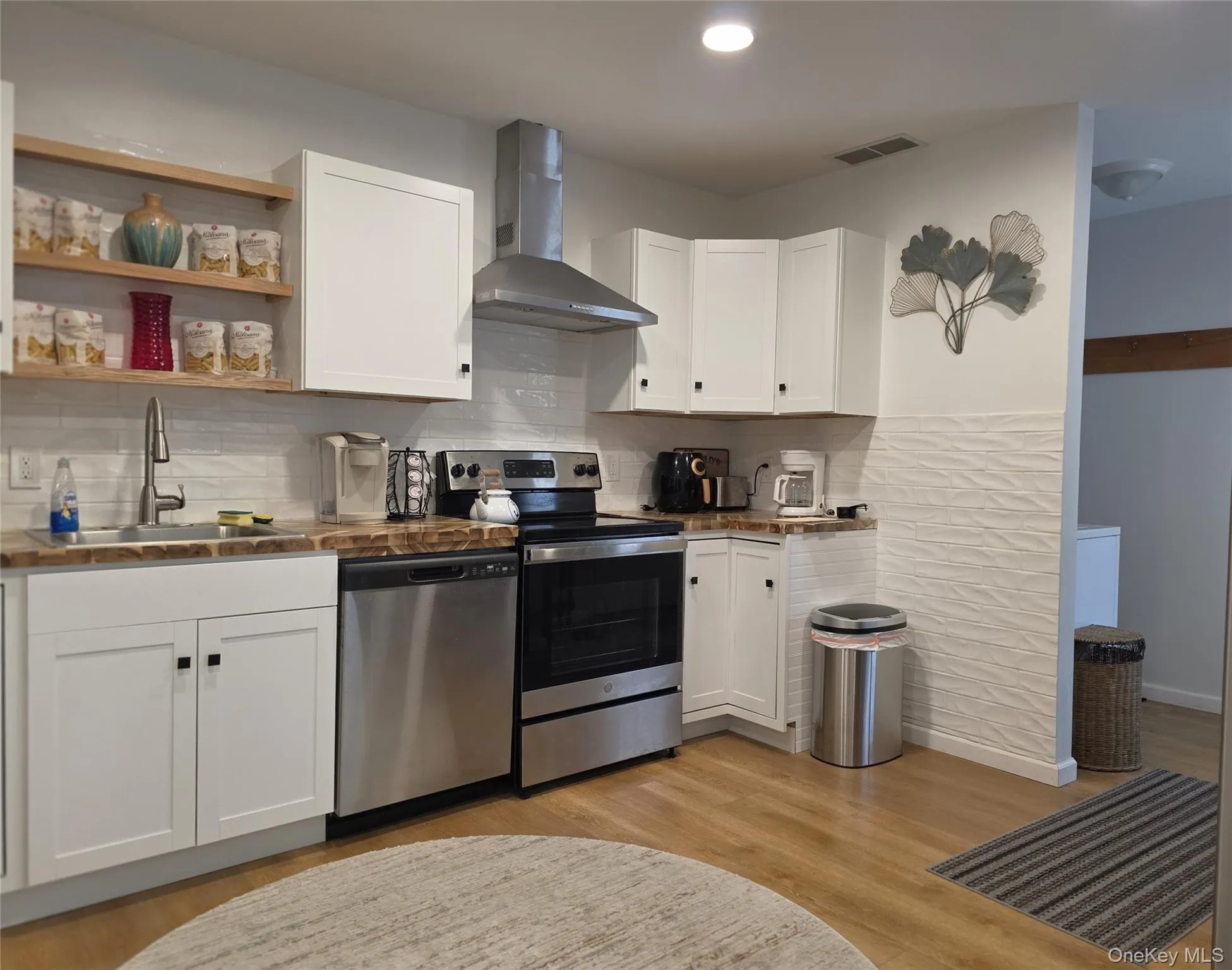 90 West Market, Red Hook, NY, 3 Bedrooms Bedrooms, 6 Rooms Rooms,2 BathroomsBathrooms,Residential Lease,For Rent,West Market,0,966020 90 West Market, Red Hook, NY, 3 Bedrooms Bedrooms, 6 Rooms Rooms,2 BathroomsBathrooms,Residential Lease,For Rent,West Market,0,966020