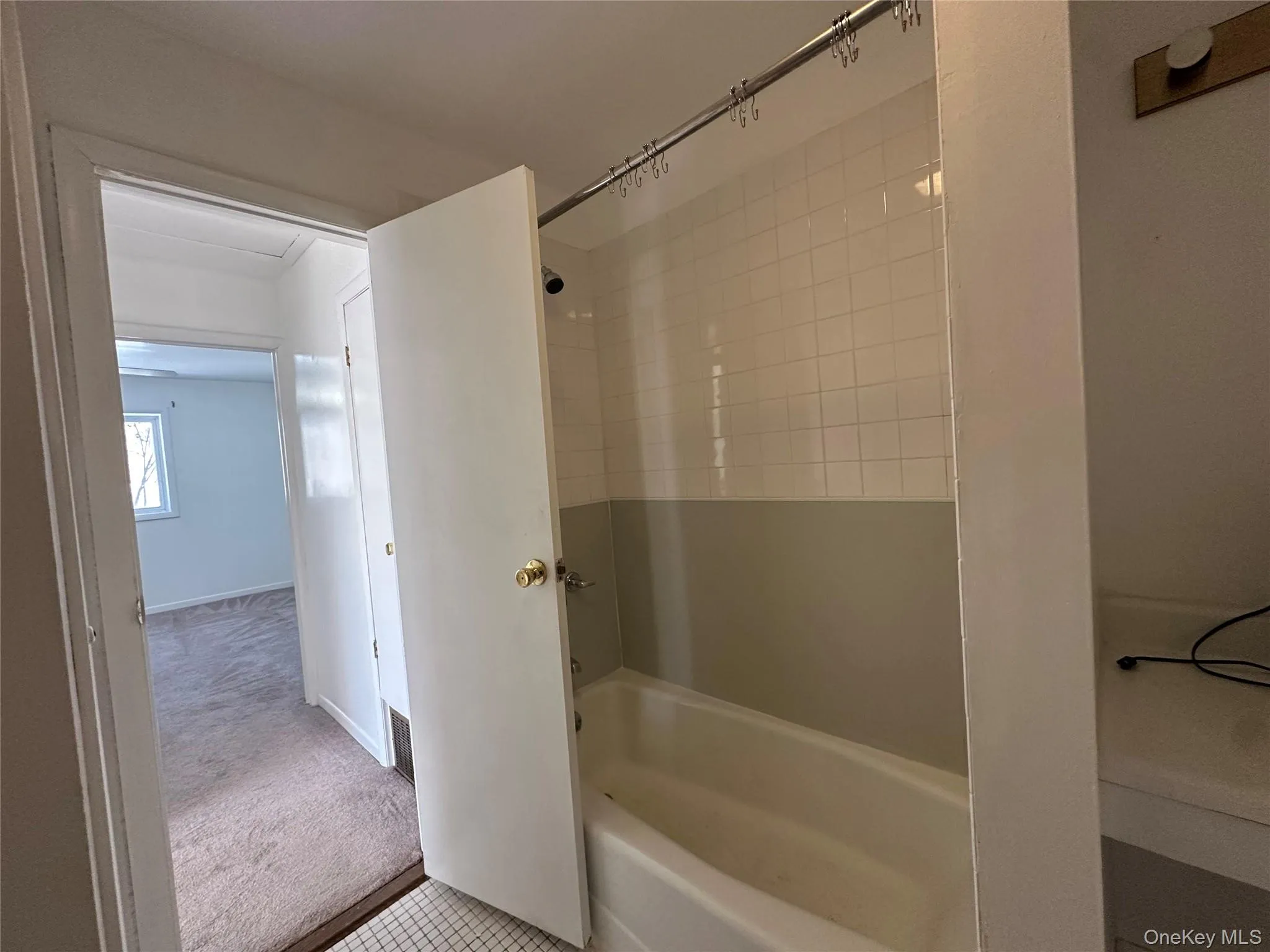 165 Ulster Avenue, Saugerties, NY, 1 Bedroom Bedrooms, 3 Rooms Rooms,1 BathroomBathrooms,Residential Lease,For Rent,Ulster,0,966045 165 Ulster Avenue, Saugerties, NY, 1 Bedroom Bedrooms, 3 Rooms Rooms,1 BathroomBathrooms,Residential Lease,For Rent,Ulster,0,966045