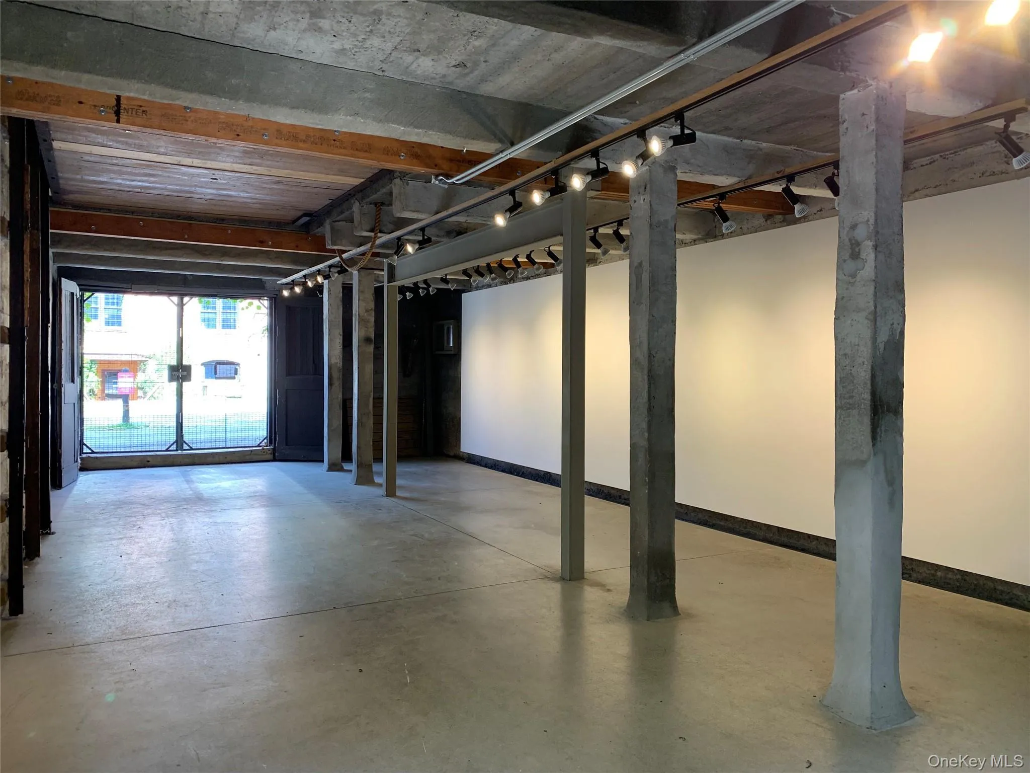 362 1/2 Warren Street, Hudson, NY, 4 Rooms Rooms,1 BathroomBathrooms,Residential Lease,For Rent,Warren,0,966058 362 1/2 Warren Street, Hudson, NY, 4 Rooms Rooms,1 BathroomBathrooms,Residential Lease,For Rent,Warren,0,966058