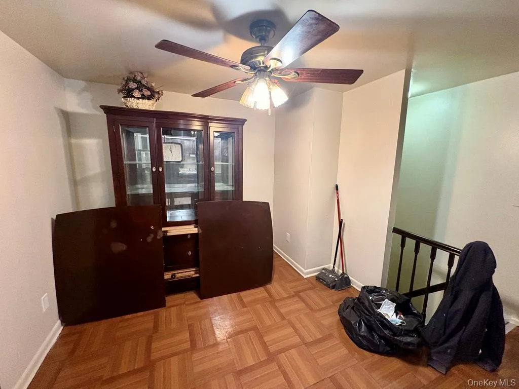 1264 Metcalf Avenue, New York, NY, 3 Bedrooms Bedrooms, 6 Rooms Rooms,1 BathroomBathrooms,Residential Lease,For Rent,Metcalf,0,966081 1264 Metcalf Avenue, New York, NY, 3 Bedrooms Bedrooms, 6 Rooms Rooms,1 BathroomBathrooms,Residential Lease,For Rent,Metcalf,0,966081