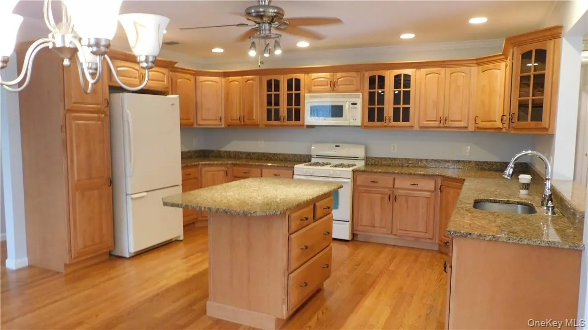 10 Nauraushaun Road, Orangetown, NY, 3 Bedrooms Bedrooms, 7 Rooms Rooms,2 BathroomsBathrooms,Residential Lease,For Rent,Nauraushaun,0,966092 10 Nauraushaun Road, Orangetown, NY, 3 Bedrooms Bedrooms, 7 Rooms Rooms,2 BathroomsBathrooms,Residential Lease,For Rent,Nauraushaun,0,966092