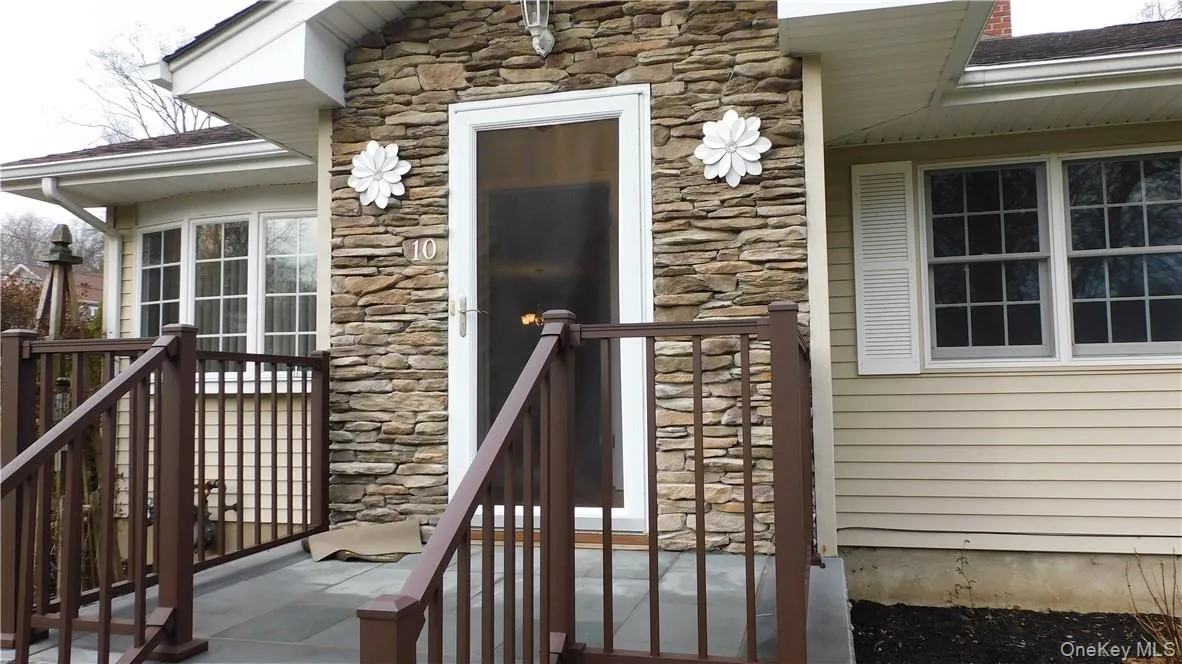 10 Nauraushaun Road, Orangetown, NY, 3 Bedrooms Bedrooms, 7 Rooms Rooms,2 BathroomsBathrooms,Residential Lease,For Rent,Nauraushaun,0,966092 10 Nauraushaun Road, Orangetown, NY, 3 Bedrooms Bedrooms, 7 Rooms Rooms,2 BathroomsBathrooms,Residential Lease,For Rent,Nauraushaun,0,966092
