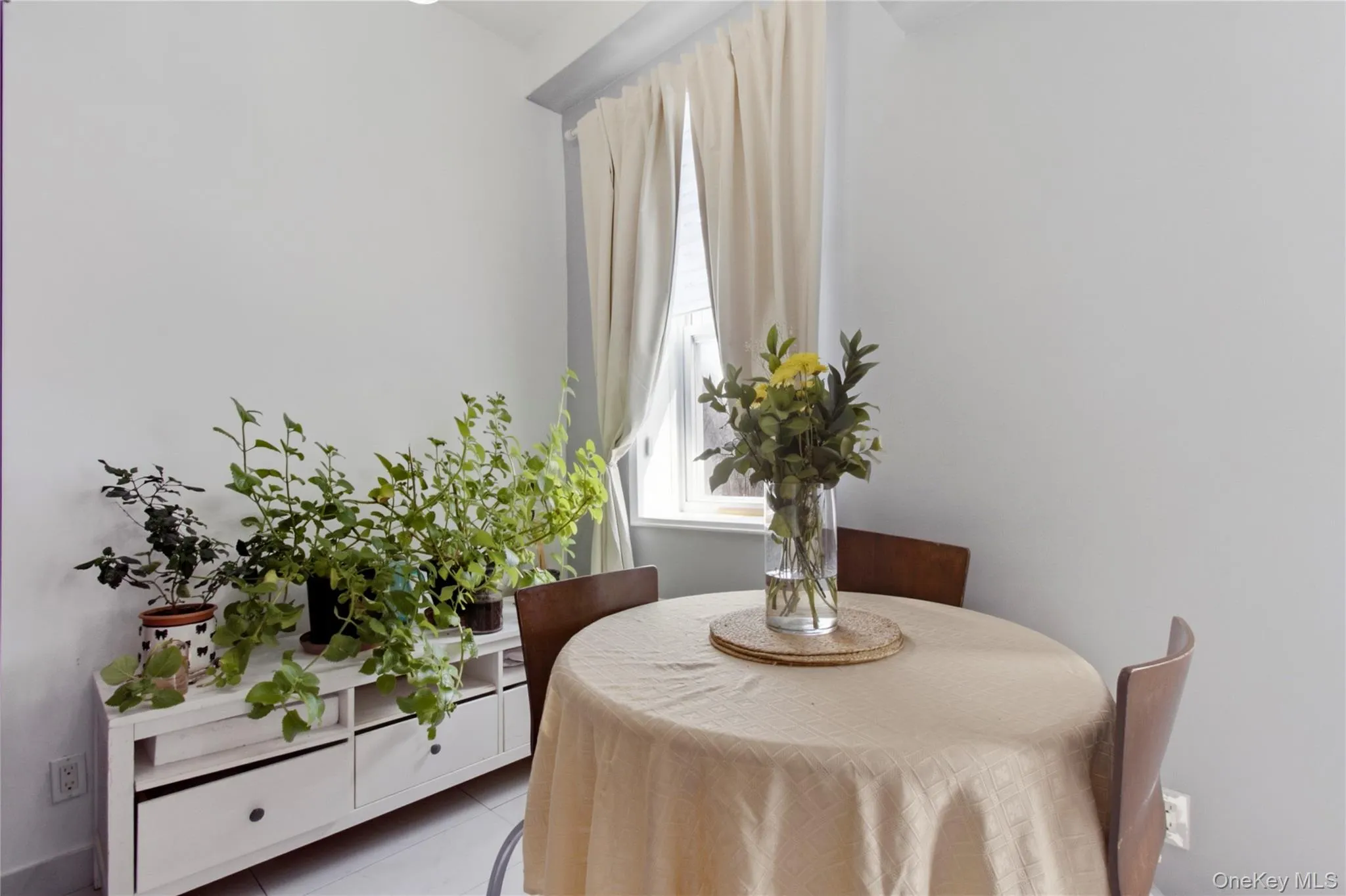 245 Rumsey Road, Yonkers, NY, 1 Bedroom Bedrooms, 3 Rooms Rooms,1 BathroomBathrooms,Residential,For Rent,Rumsey,0,KEY966095 245 Rumsey Road, Yonkers, NY, 1 Bedroom Bedrooms, 3 Rooms Rooms,1 BathroomBathrooms,Residential,For Rent,Rumsey,0,KEY966095