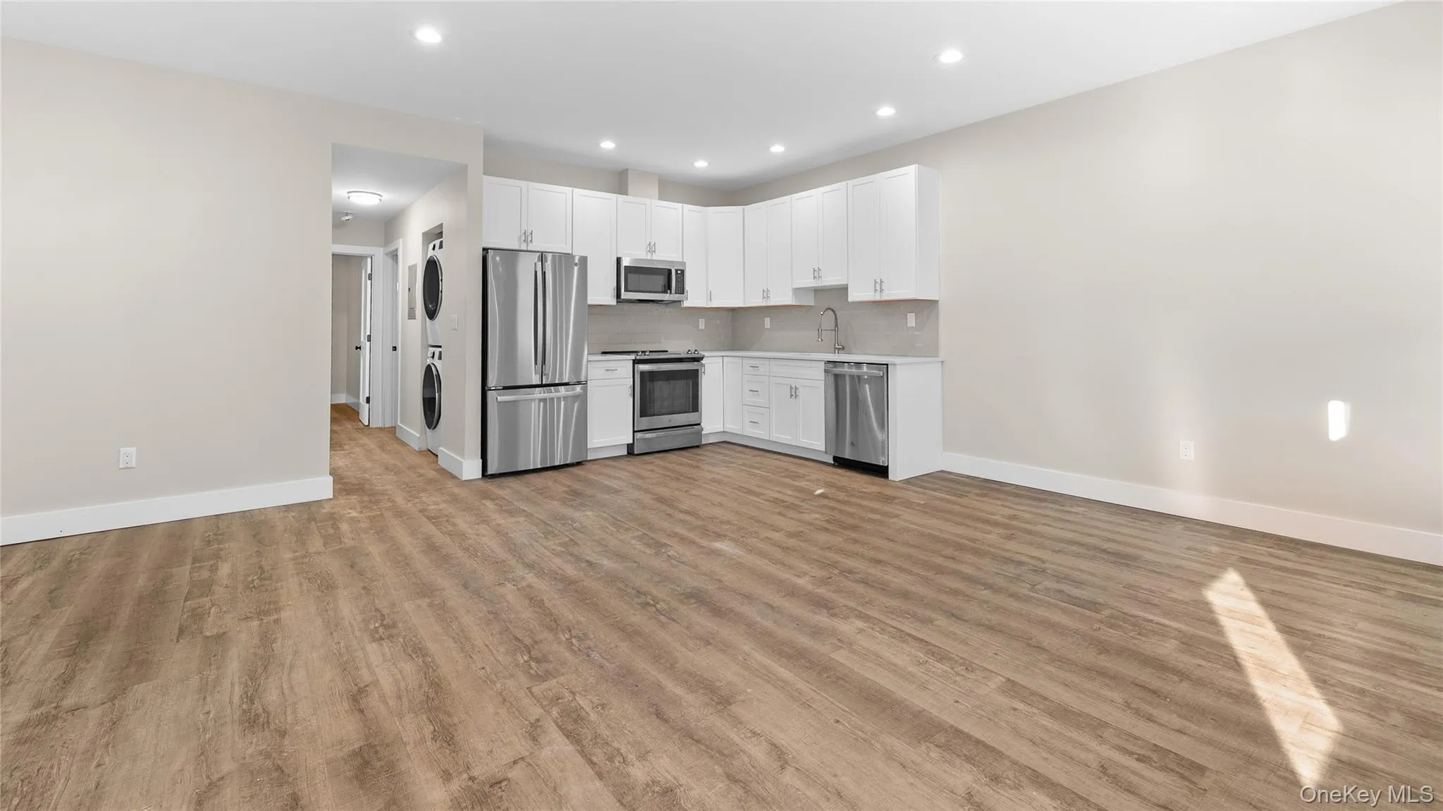 Expansive open concept room with endless possibilities to make your own! Expansive open concept room with endless possibilities to make your own!