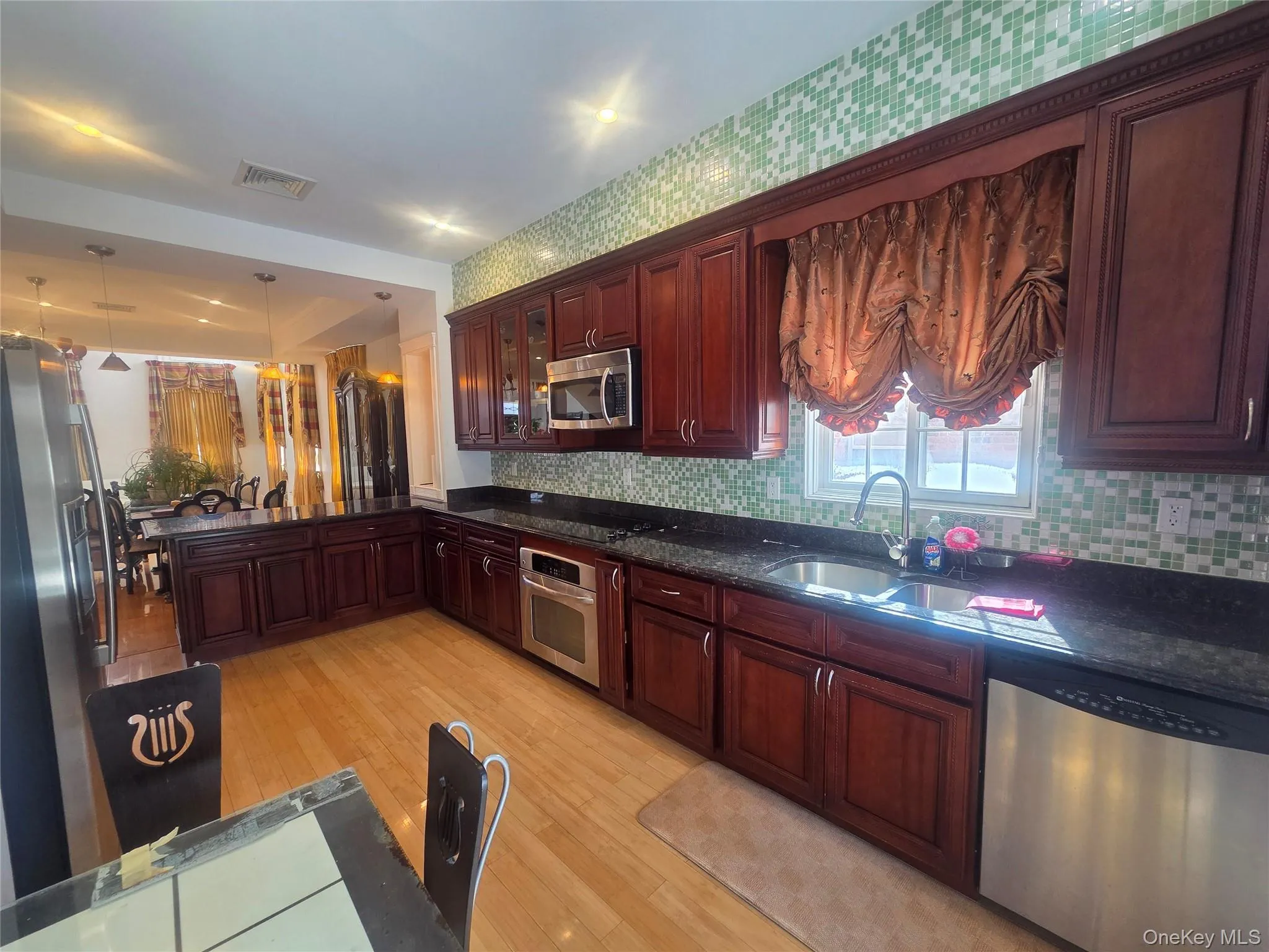 35-62 168th Street, New York, NY, 3 Bedrooms Bedrooms, 7 Rooms Rooms,2 BathroomsBathrooms,Residential,For Rent,168th,0,966137 35-62 168th Street, New York, NY, 3 Bedrooms Bedrooms, 7 Rooms Rooms,2 BathroomsBathrooms,Residential,For Rent,168th,0,966137