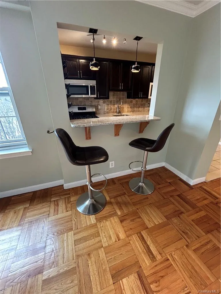 220 Pelham Road, New Rochelle, NY, 1 Bedroom Bedrooms, 3 Rooms Rooms,1 BathroomBathrooms,Residential Lease,For Rent,Pelham,0,966154 220 Pelham Road, New Rochelle, NY, 1 Bedroom Bedrooms, 3 Rooms Rooms,1 BathroomBathrooms,Residential Lease,For Rent,Pelham,0,966154