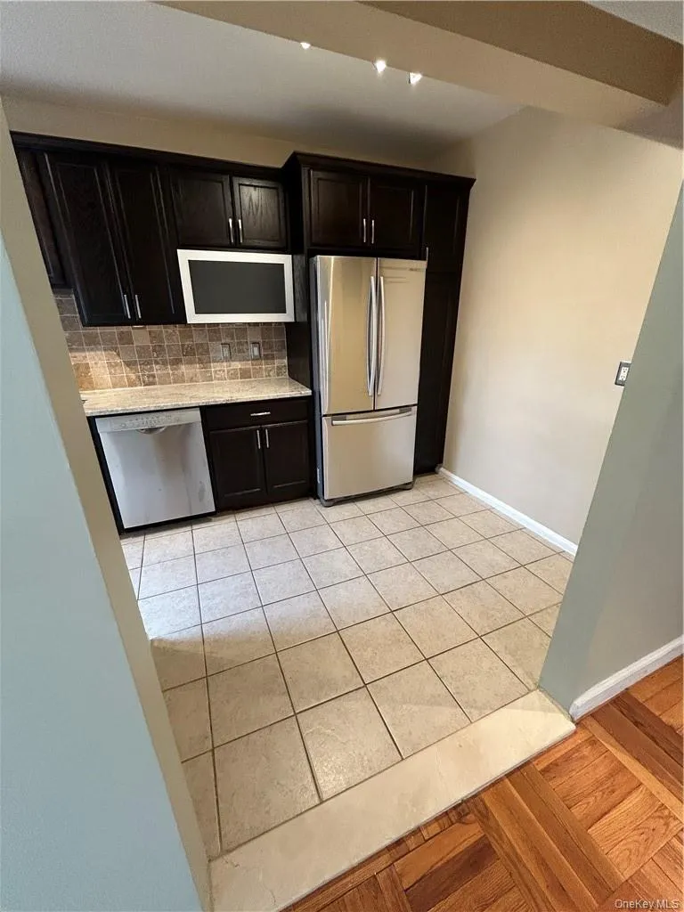 220 Pelham Road, New Rochelle, NY, 1 Bedroom Bedrooms, 3 Rooms Rooms,1 BathroomBathrooms,Residential Lease,For Rent,Pelham,0,966154 220 Pelham Road, New Rochelle, NY, 1 Bedroom Bedrooms, 3 Rooms Rooms,1 BathroomBathrooms,Residential Lease,For Rent,Pelham,0,966154