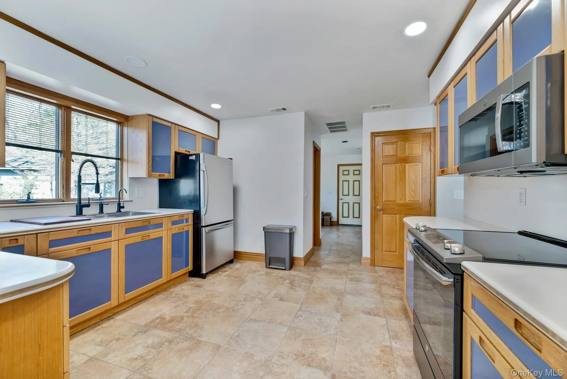 Eat in Kitchen - Photo 2 Eat in Kitchen - Photo 2