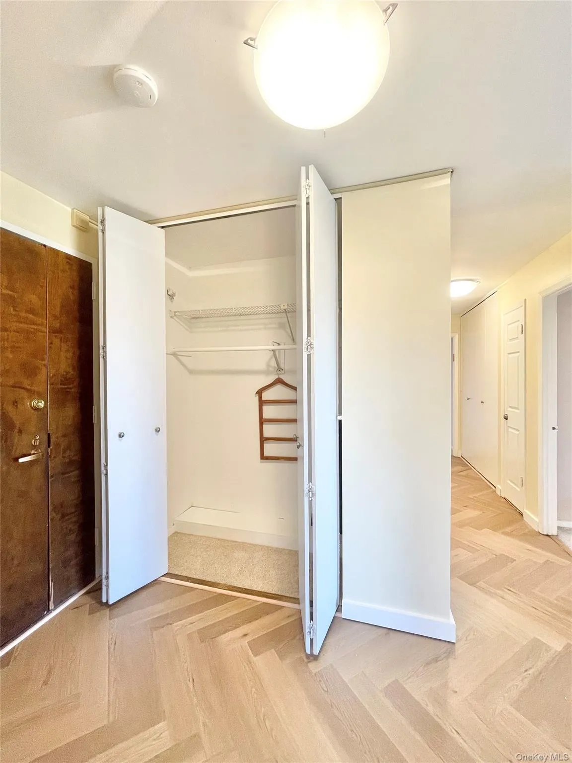 12 Bond Street, North Hempstead, NY, 2 Bedrooms Bedrooms, 5 Rooms Rooms,2 BathroomsBathrooms,Residential Lease,For Rent,Bond,0,966218 12 Bond Street, North Hempstead, NY, 2 Bedrooms Bedrooms, 5 Rooms Rooms,2 BathroomsBathrooms,Residential Lease,For Rent,Bond,0,966218