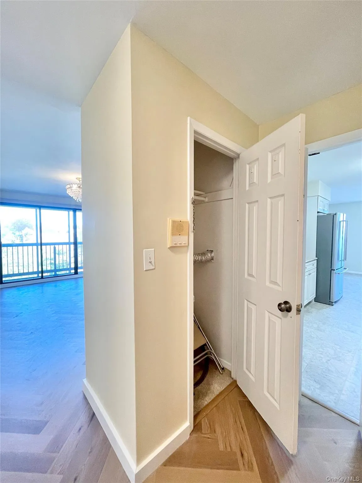 12 Bond Street, North Hempstead, NY, 2 Bedrooms Bedrooms, 5 Rooms Rooms,2 BathroomsBathrooms,Residential Lease,For Rent,Bond,0,966218 12 Bond Street, North Hempstead, NY, 2 Bedrooms Bedrooms, 5 Rooms Rooms,2 BathroomsBathrooms,Residential Lease,For Rent,Bond,0,966218