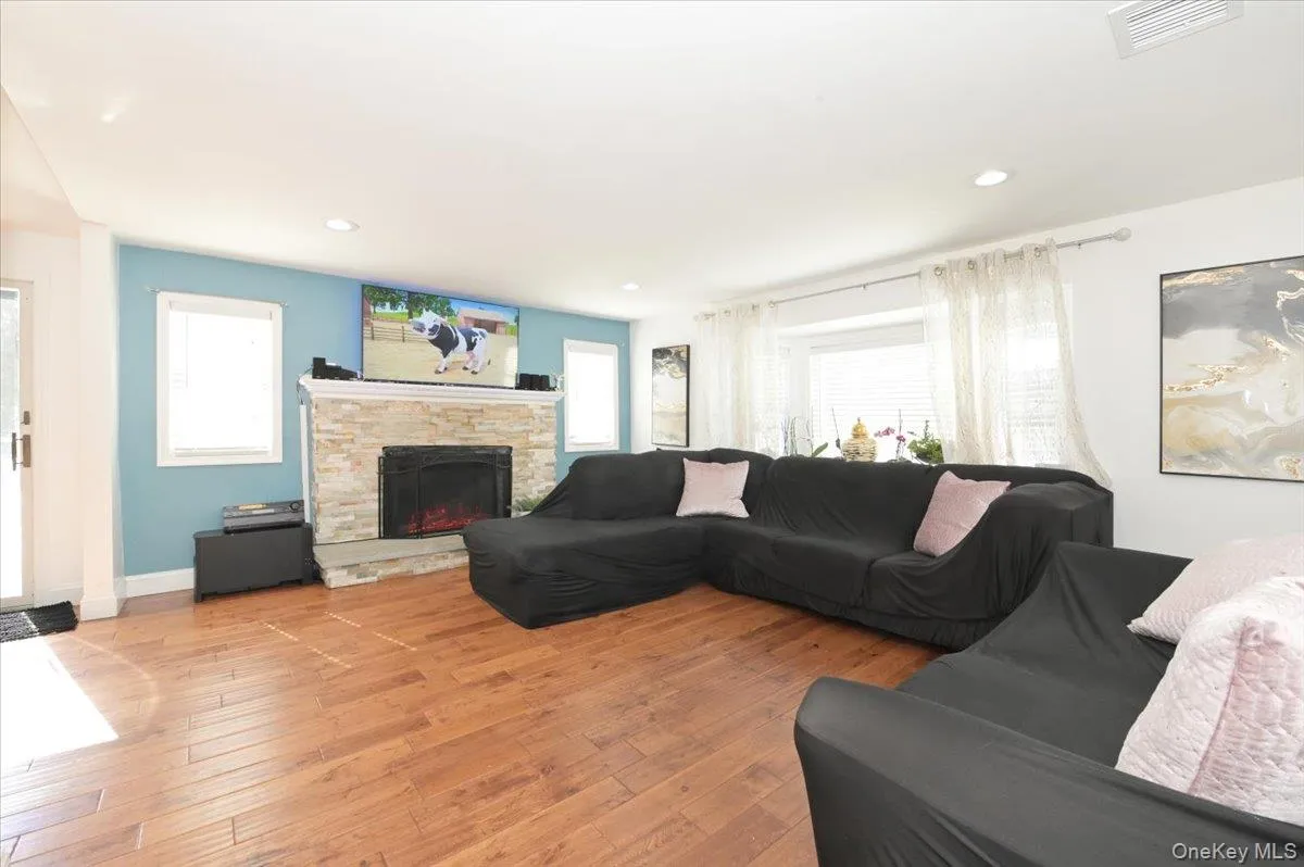 62 Bayside Avenue, Babylon, NY, 4 Bedrooms Bedrooms, 8 Rooms Rooms,3 BathroomsBathrooms,Residential,For Rent,Bayside,0,966229 62 Bayside Avenue, Babylon, NY, 4 Bedrooms Bedrooms, 8 Rooms Rooms,3 BathroomsBathrooms,Residential,For Rent,Bayside,0,966229