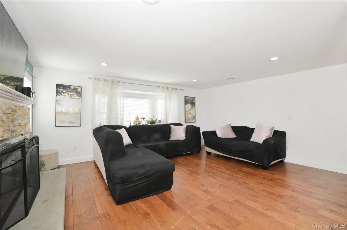 62 Bayside Avenue, Babylon, NY, 4 Bedrooms Bedrooms, 8 Rooms Rooms,3 BathroomsBathrooms,Residential,For Rent,Bayside,0,966229 62 Bayside Avenue, Babylon, NY, 4 Bedrooms Bedrooms, 8 Rooms Rooms,3 BathroomsBathrooms,Residential,For Rent,Bayside,0,966229