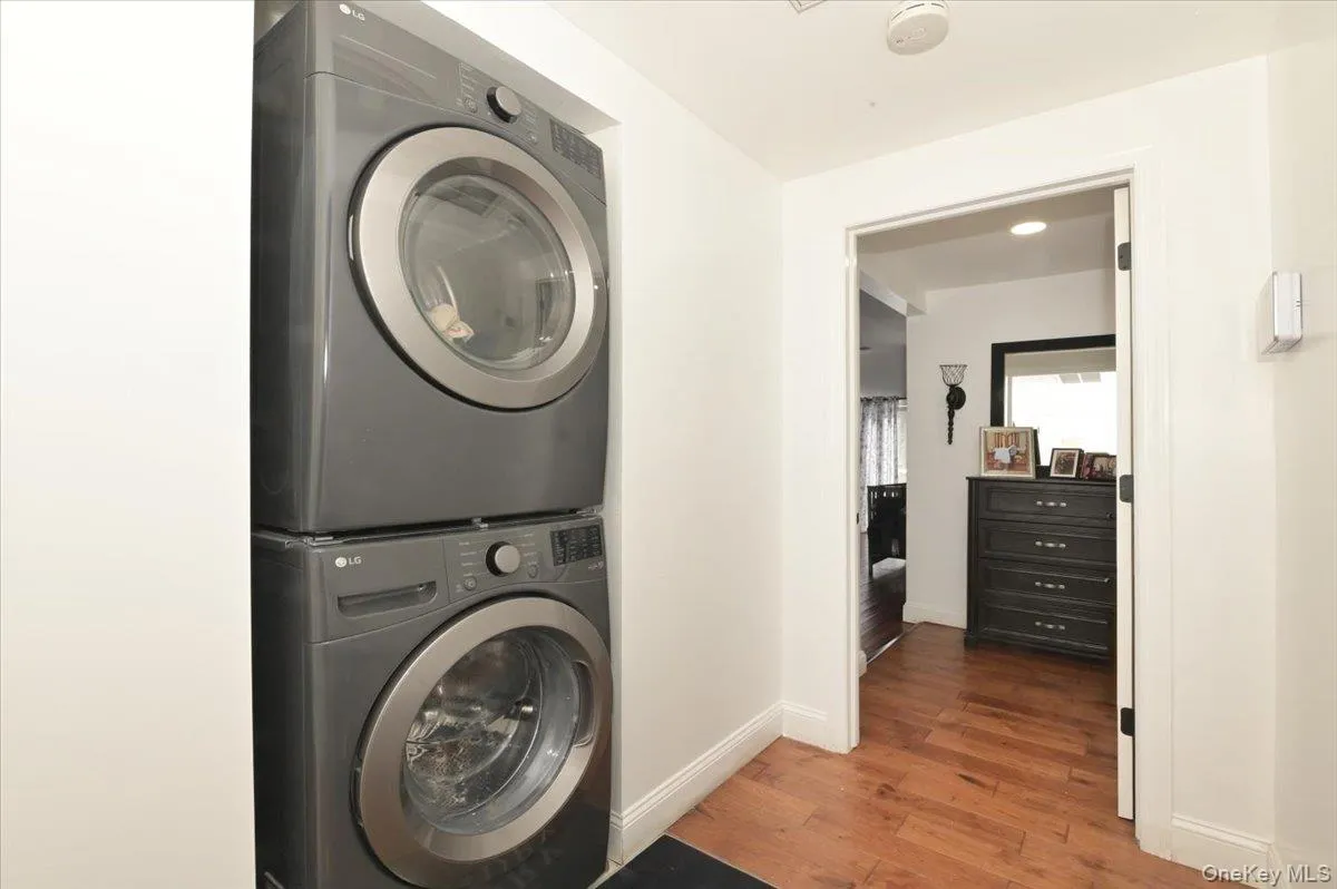 62 Bayside Avenue, Babylon, NY, 4 Bedrooms Bedrooms, 8 Rooms Rooms,3 BathroomsBathrooms,Residential,For Rent,Bayside,0,KEY966229 62 Bayside Avenue, Babylon, NY, 4 Bedrooms Bedrooms, 8 Rooms Rooms,3 BathroomsBathrooms,Residential,For Rent,Bayside,0,KEY966229