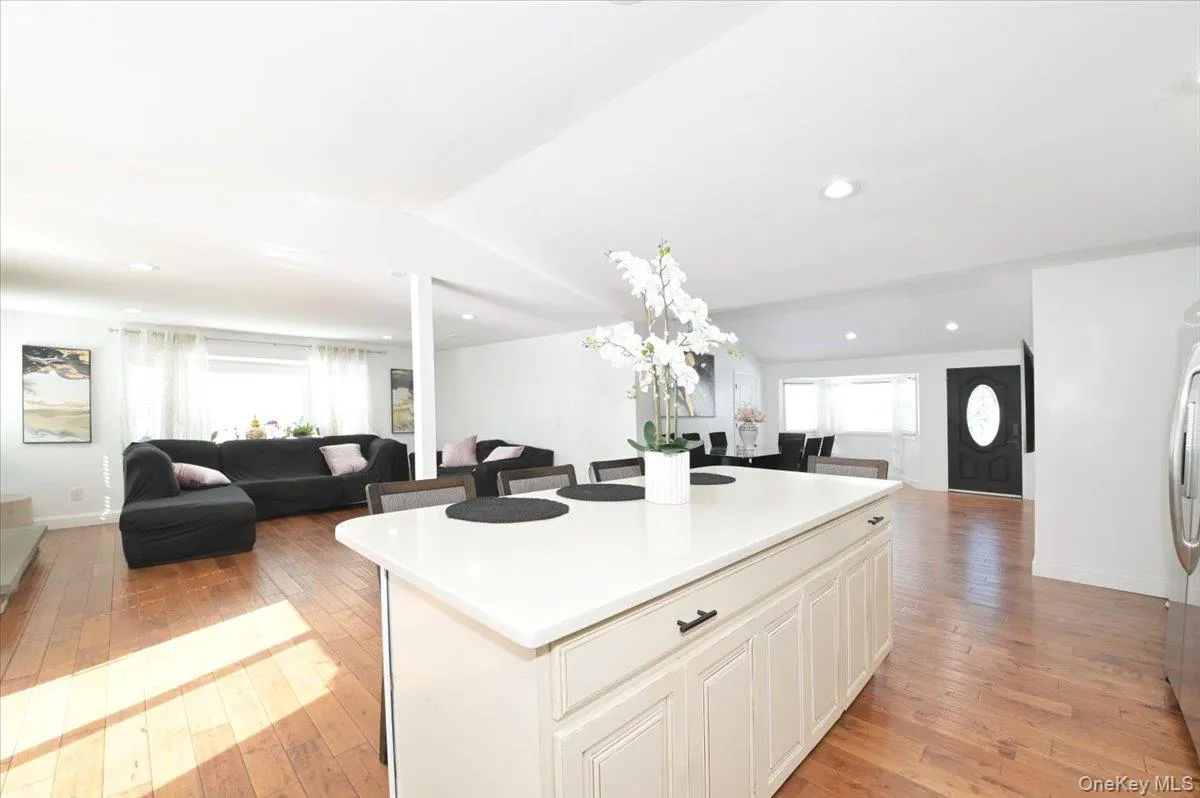 62 Bayside Avenue, Babylon, NY, 4 Bedrooms Bedrooms, 8 Rooms Rooms,3 BathroomsBathrooms,Residential,For Rent,Bayside,0,KEY966229 62 Bayside Avenue, Babylon, NY, 4 Bedrooms Bedrooms, 8 Rooms Rooms,3 BathroomsBathrooms,Residential,For Rent,Bayside,0,KEY966229