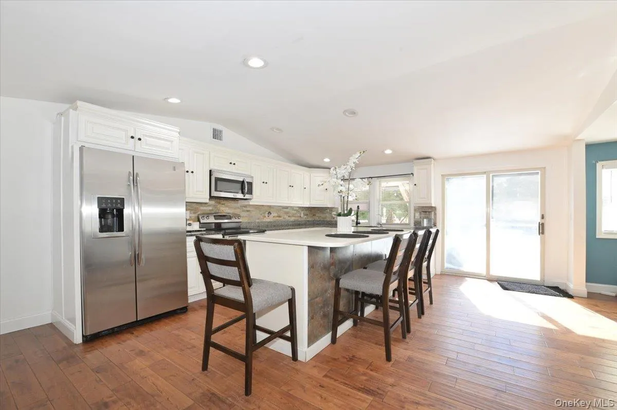 62 Bayside Avenue, Babylon, NY, 4 Bedrooms Bedrooms, 8 Rooms Rooms,3 BathroomsBathrooms,Residential,For Rent,Bayside,0,966229 62 Bayside Avenue, Babylon, NY, 4 Bedrooms Bedrooms, 8 Rooms Rooms,3 BathroomsBathrooms,Residential,For Rent,Bayside,0,966229