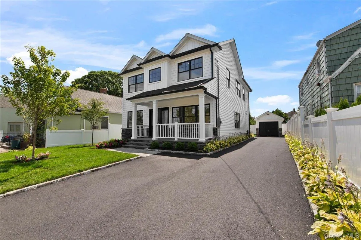 51 Willis Avenue, Oyster Bay, NY, 5 Bedrooms Bedrooms, 9 Rooms Rooms,3 BathroomsBathrooms,Residential,For Rent,Willis,0,966235 51 Willis Avenue, Oyster Bay, NY, 5 Bedrooms Bedrooms, 9 Rooms Rooms,3 BathroomsBathrooms,Residential,For Rent,Willis,0,966235