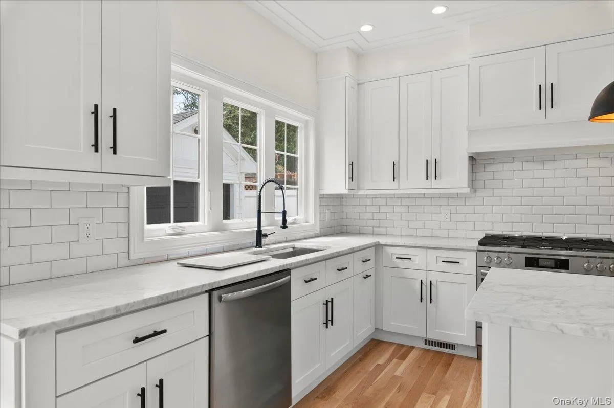 51 Willis Avenue, Oyster Bay, NY, 5 Bedrooms Bedrooms, 9 Rooms Rooms,3 BathroomsBathrooms,Residential,For Rent,Willis,0,966235 51 Willis Avenue, Oyster Bay, NY, 5 Bedrooms Bedrooms, 9 Rooms Rooms,3 BathroomsBathrooms,Residential,For Rent,Willis,0,966235