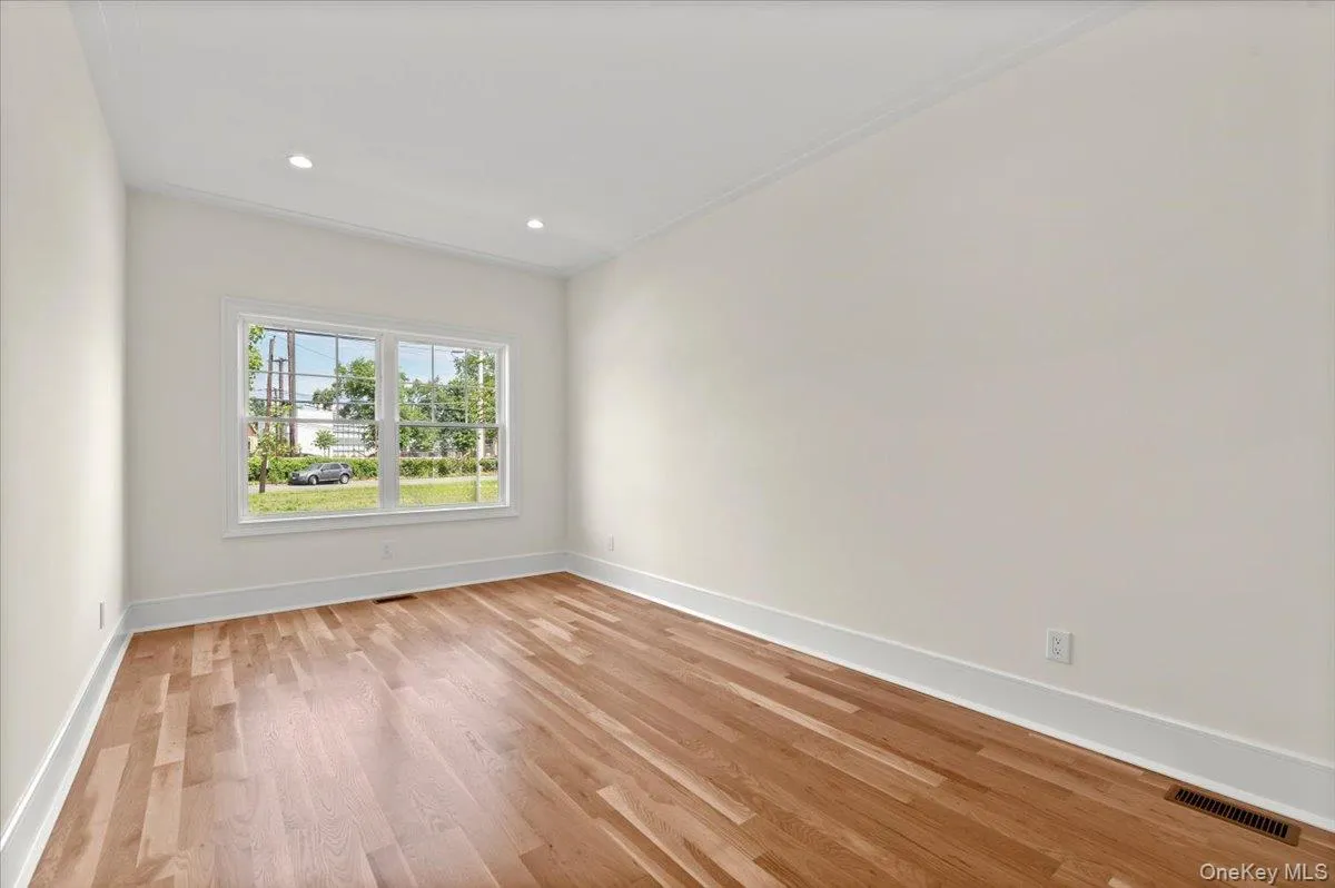 51 Willis Avenue, Oyster Bay, NY, 5 Bedrooms Bedrooms, 9 Rooms Rooms,3 BathroomsBathrooms,Residential,For Rent,Willis,0,966235 51 Willis Avenue, Oyster Bay, NY, 5 Bedrooms Bedrooms, 9 Rooms Rooms,3 BathroomsBathrooms,Residential,For Rent,Willis,0,966235