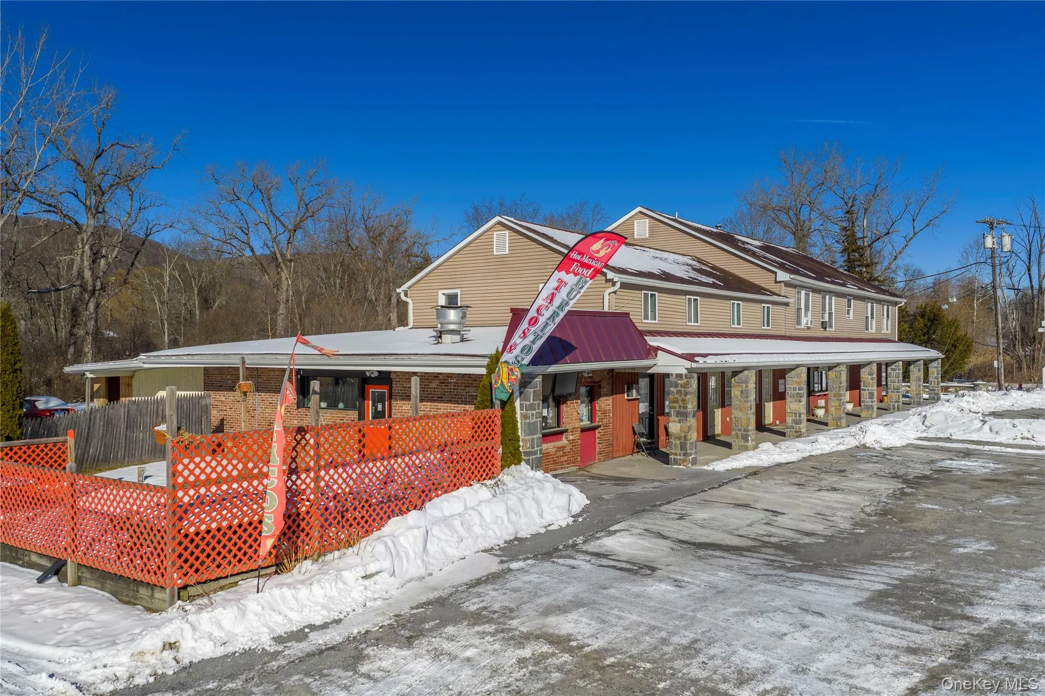 The property is surrounded by established and beloved local businesses including Fudgy’s Ice Cream, El Avocado Café, and Northlight Art Center, along with a convenient neighborhood bodega. The property is surrounded by established and beloved local businesses including Fudgy’s Ice Cream, El Avocado Café, and Northlight Art Center, along with a convenient neighborhood bodega.