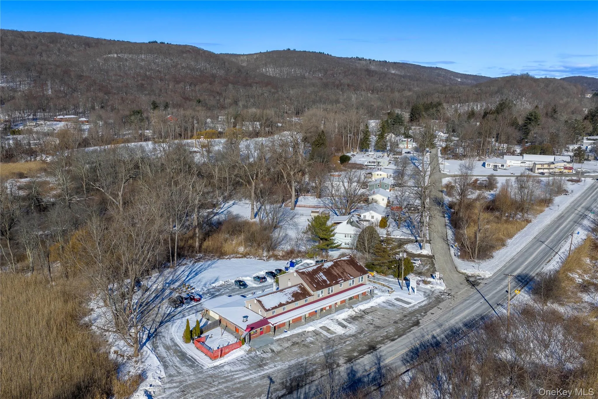 Benefiting from a NYS daily traffic count of 5,494 and exceptional street-level frontage. Benefiting from a NYS daily traffic count of 5,494 and exceptional street-level frontage.