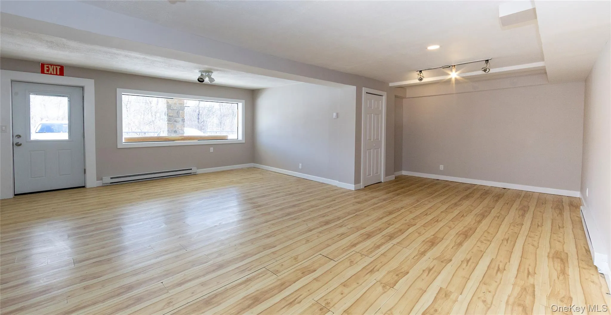 Approximately 500 SF space features an open floor plan. Approximately 500 SF space features an open floor plan.