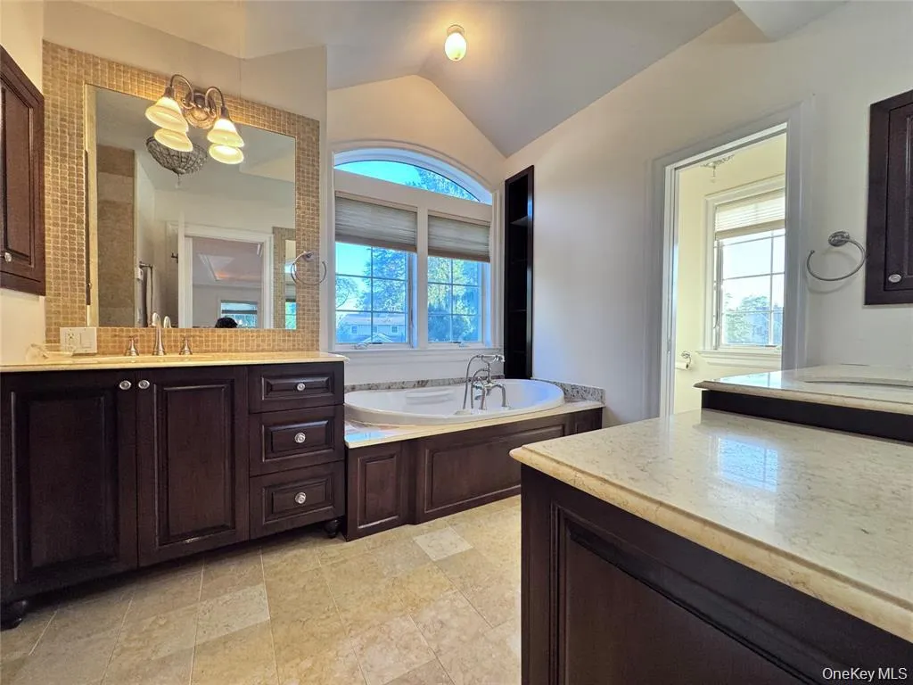 35 Moss Lane, Oyster Bay, NY, 4 Bedrooms Bedrooms, 12 Rooms Rooms,4 BathroomsBathrooms,Residential,For Rent,Moss,0,966278 35 Moss Lane, Oyster Bay, NY, 4 Bedrooms Bedrooms, 12 Rooms Rooms,4 BathroomsBathrooms,Residential,For Rent,Moss,0,966278