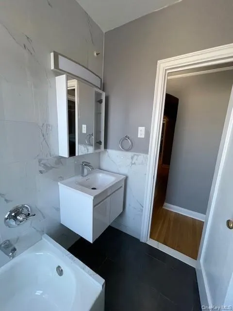 300 Main Street, White Plains, NY, 1 Bedroom Bedrooms, 3 Rooms Rooms,1 BathroomBathrooms,Residential Lease,For Rent,Main,0,966281 300 Main Street, White Plains, NY, 1 Bedroom Bedrooms, 3 Rooms Rooms,1 BathroomBathrooms,Residential Lease,For Rent,Main,0,966281