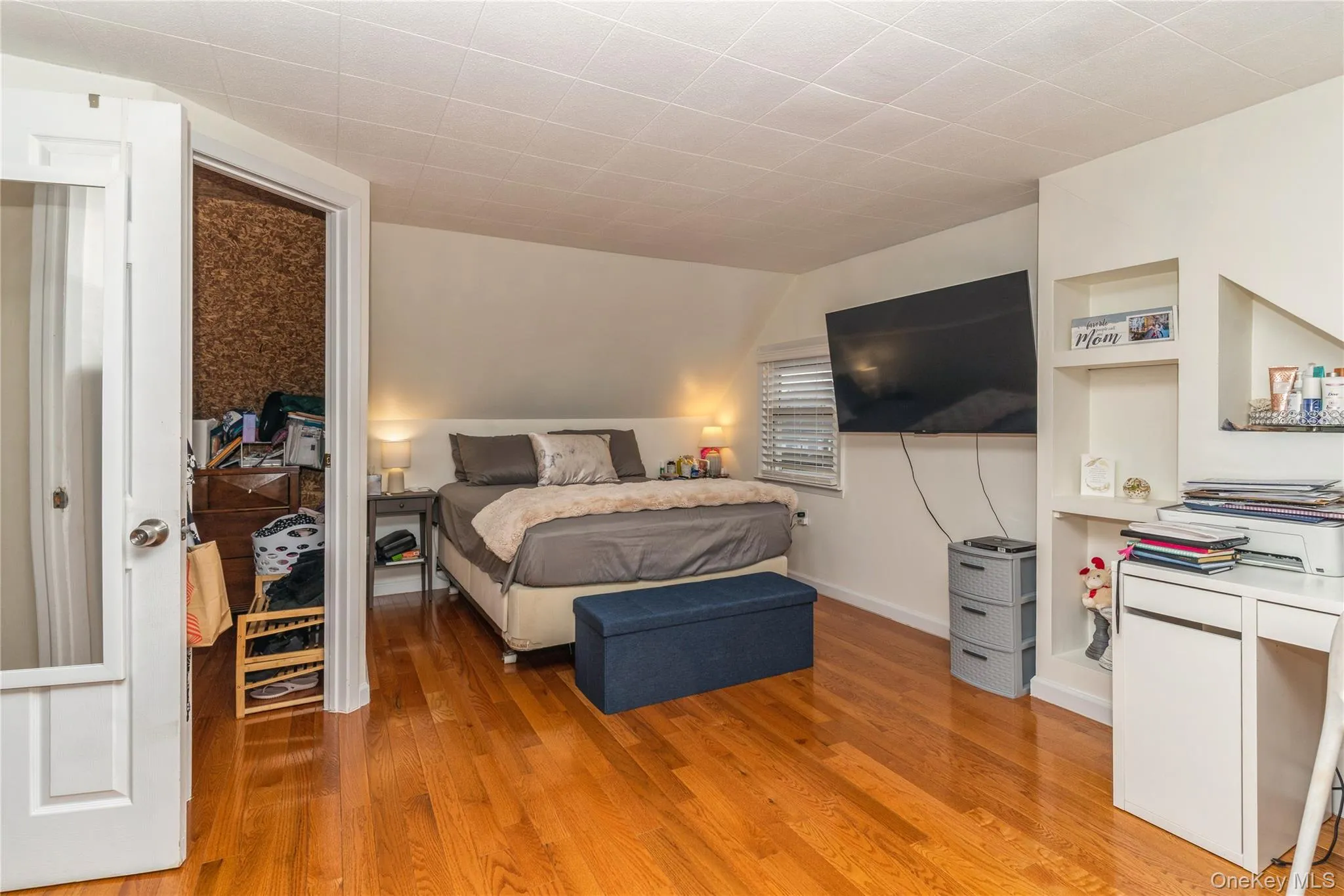 Primary bedroom upstairs suite with walk in closet and bath. Primary bedroom upstairs suite with walk in closet and bath.