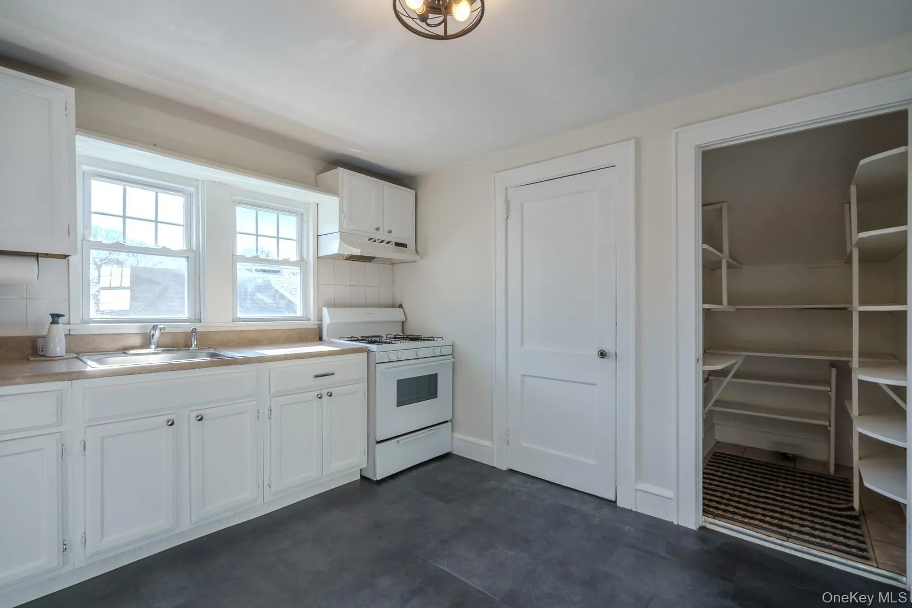 52 Irma Avenue, North Hempstead, NY, 2 Bedrooms Bedrooms, 4 Rooms Rooms,1 BathroomBathrooms,Residential Lease,For Rent,Irma,0,966325 52 Irma Avenue, North Hempstead, NY, 2 Bedrooms Bedrooms, 4 Rooms Rooms,1 BathroomBathrooms,Residential Lease,For Rent,Irma,0,966325